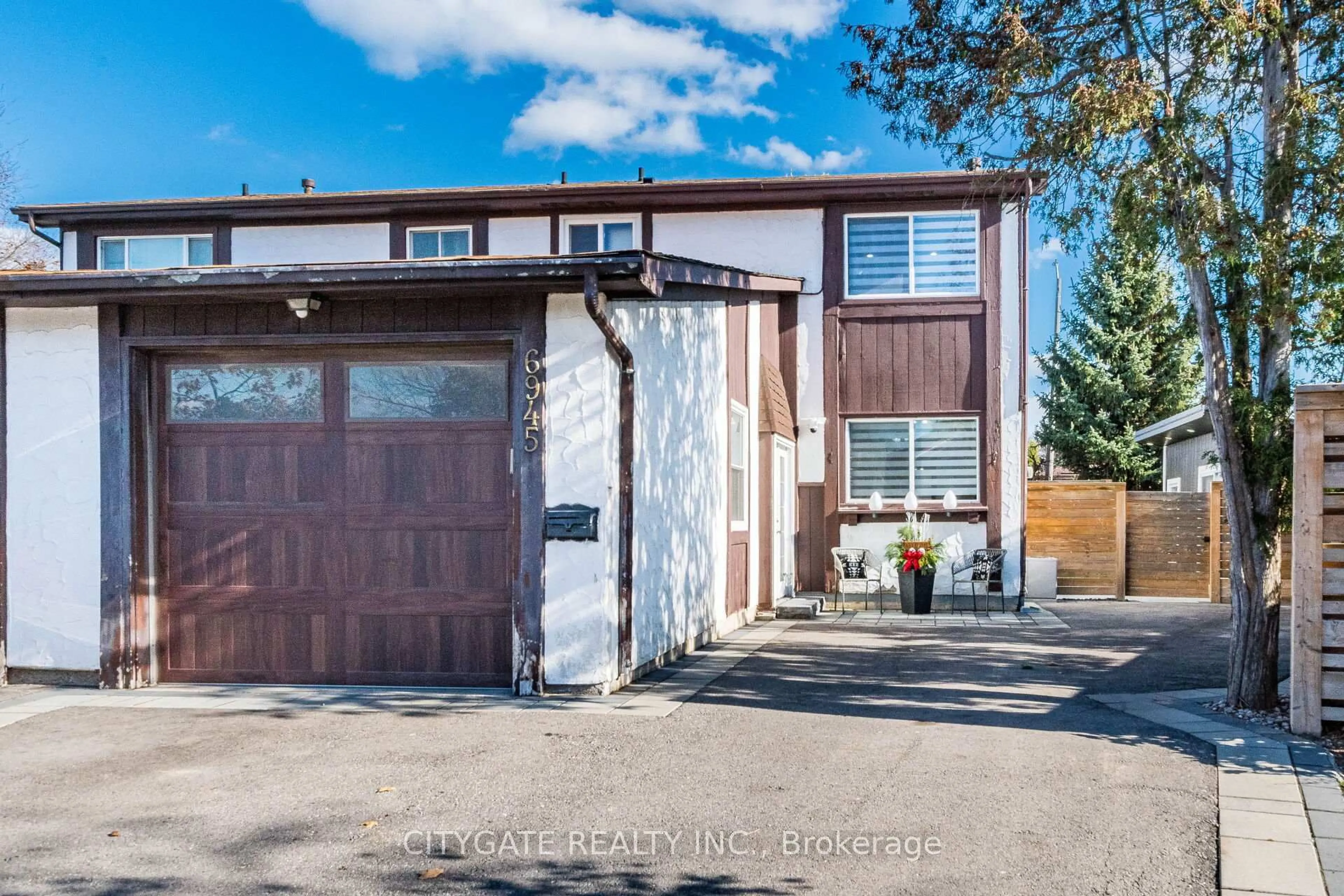 Unknown for 6945 pamplone Mews, Mississauga Ontario L5N 1S5