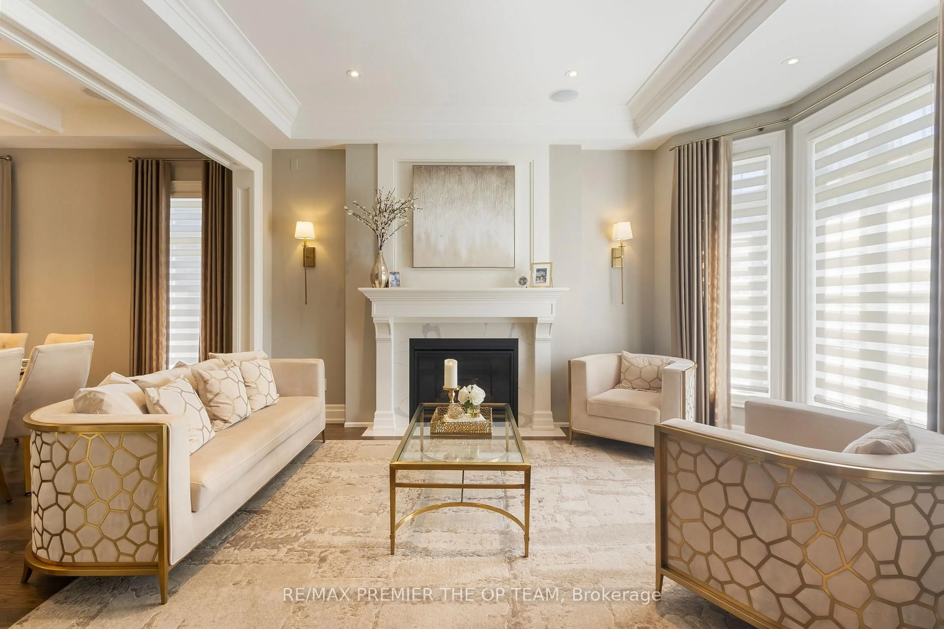 Living room with furniture, unknown for 5 Storey Cres, Toronto Ontario M9B 3C7