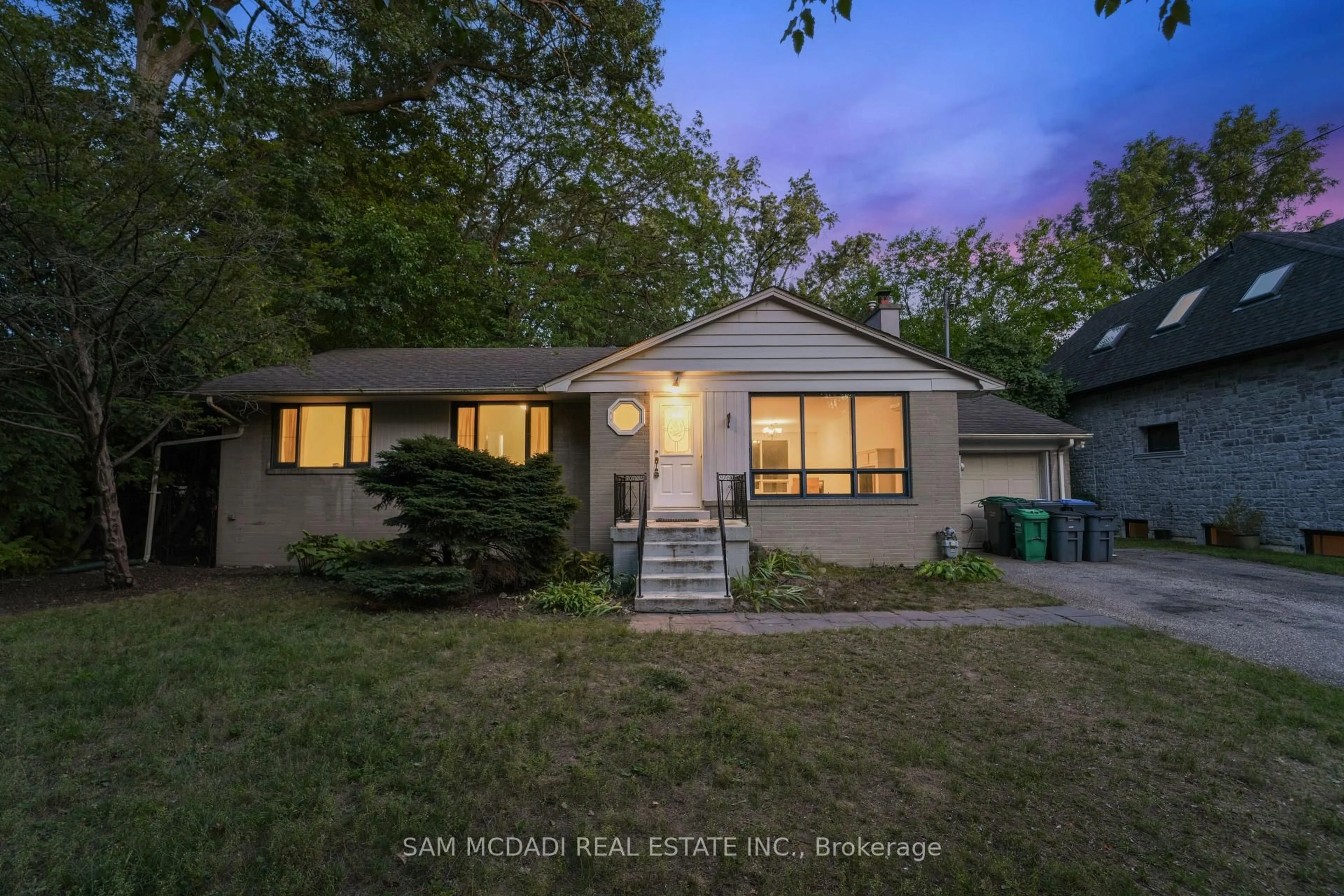 Unknown for 1302 Martley Dr, Mississauga Ontario L5H 1N9