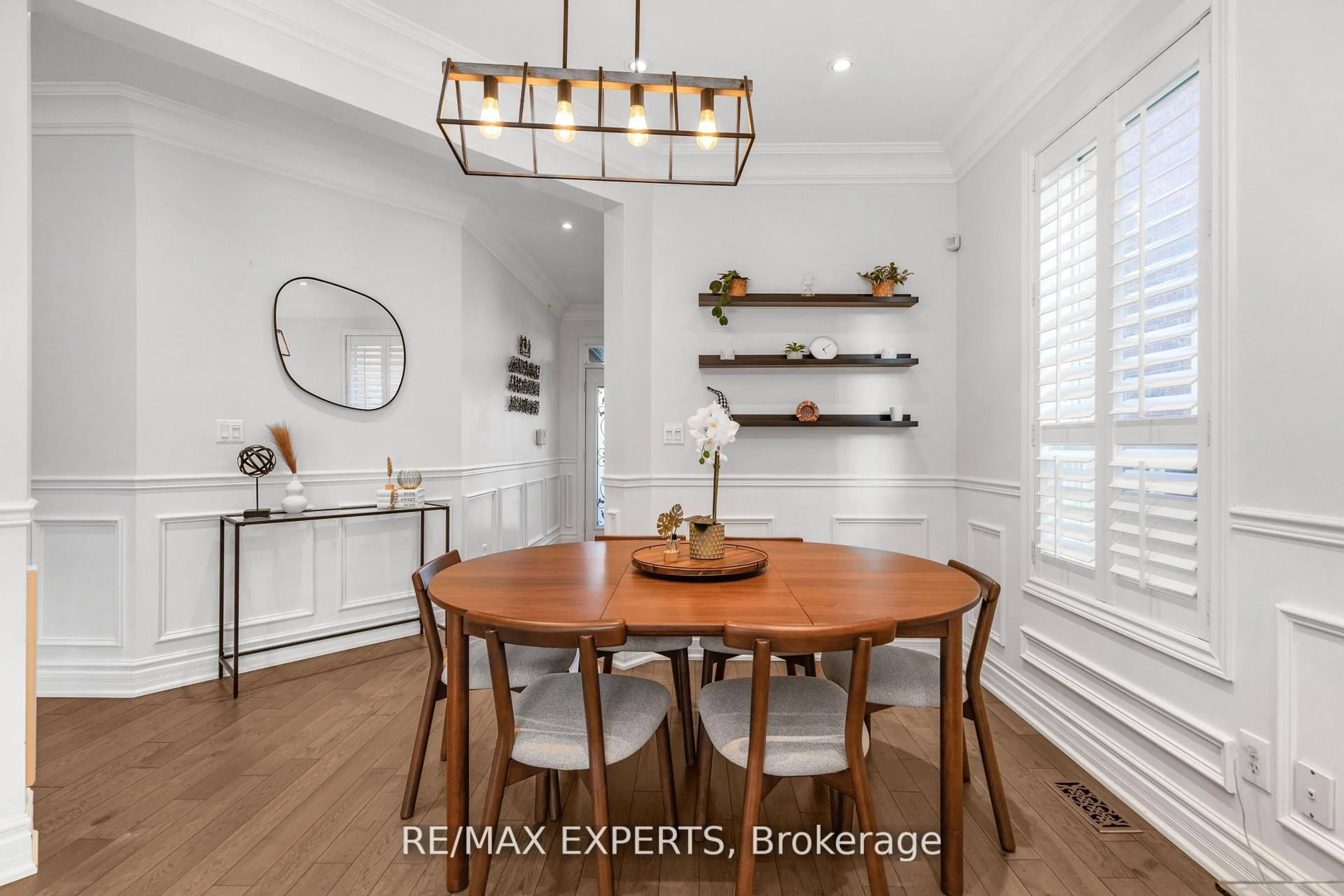 Dining room, wood/laminate floor for 4643 Harbottle Rd, Burlington Ontario L7M 0E2