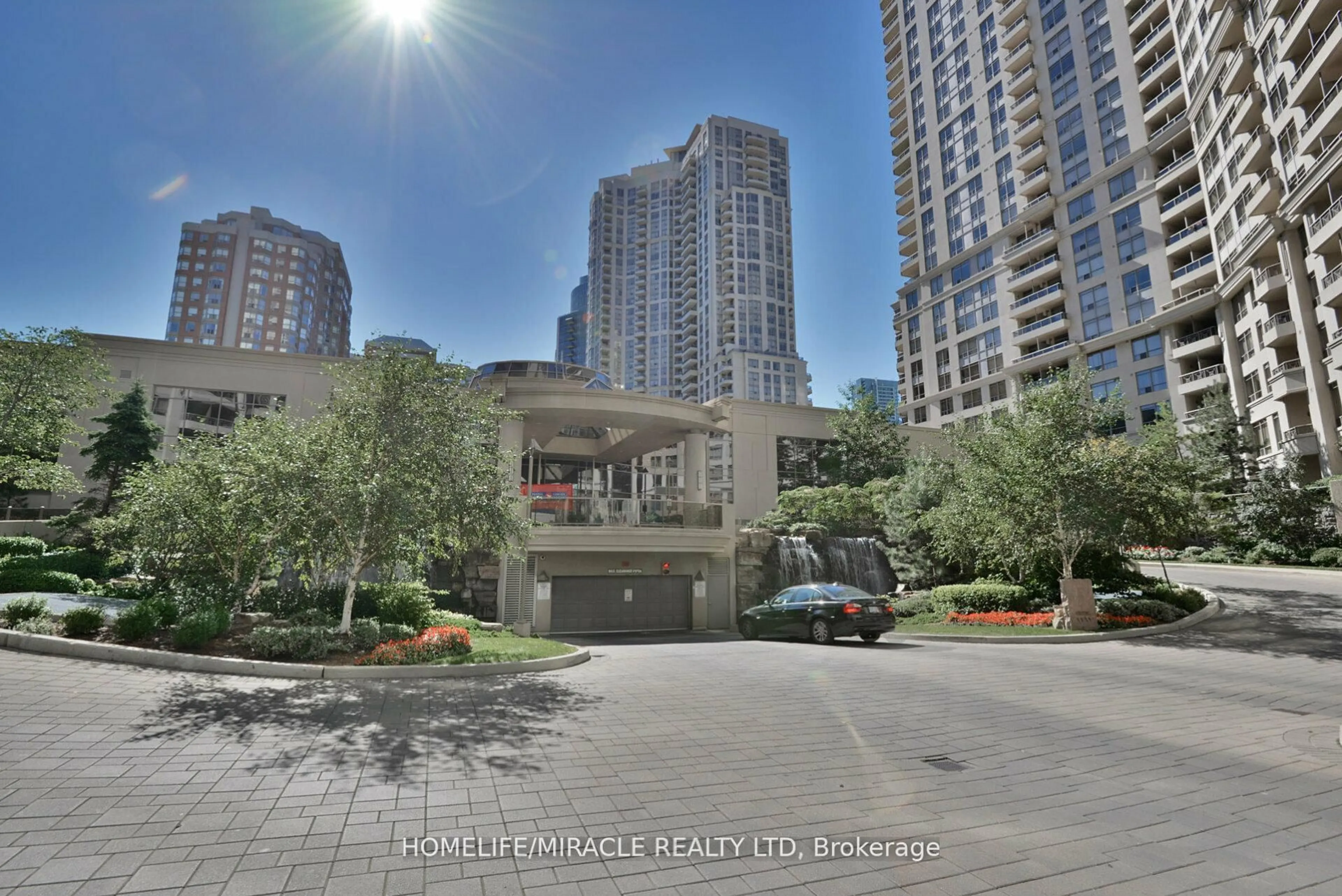 Unknown for 3880 Duke Of York Blvd #807, Mississauga Ontario L5B 4M7