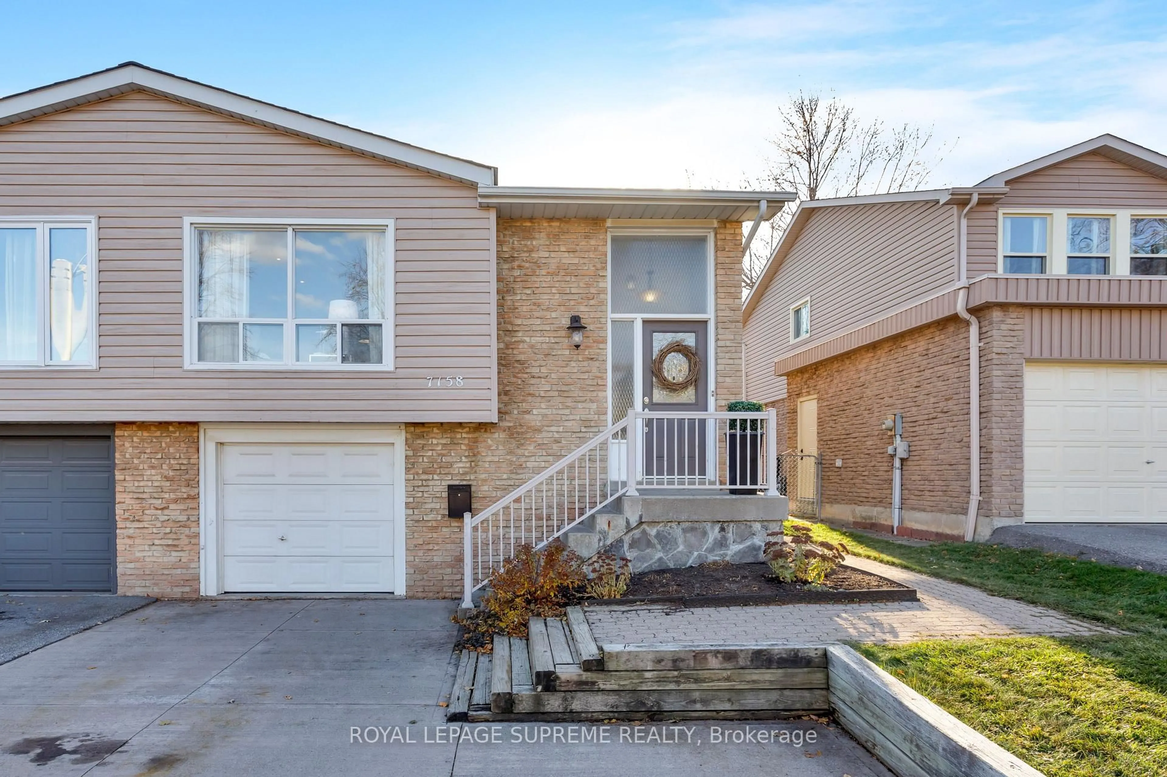Home with brick exterior material, street for 7158 Ridgeland Cres, Mississauga Ontario L5N 1Y9