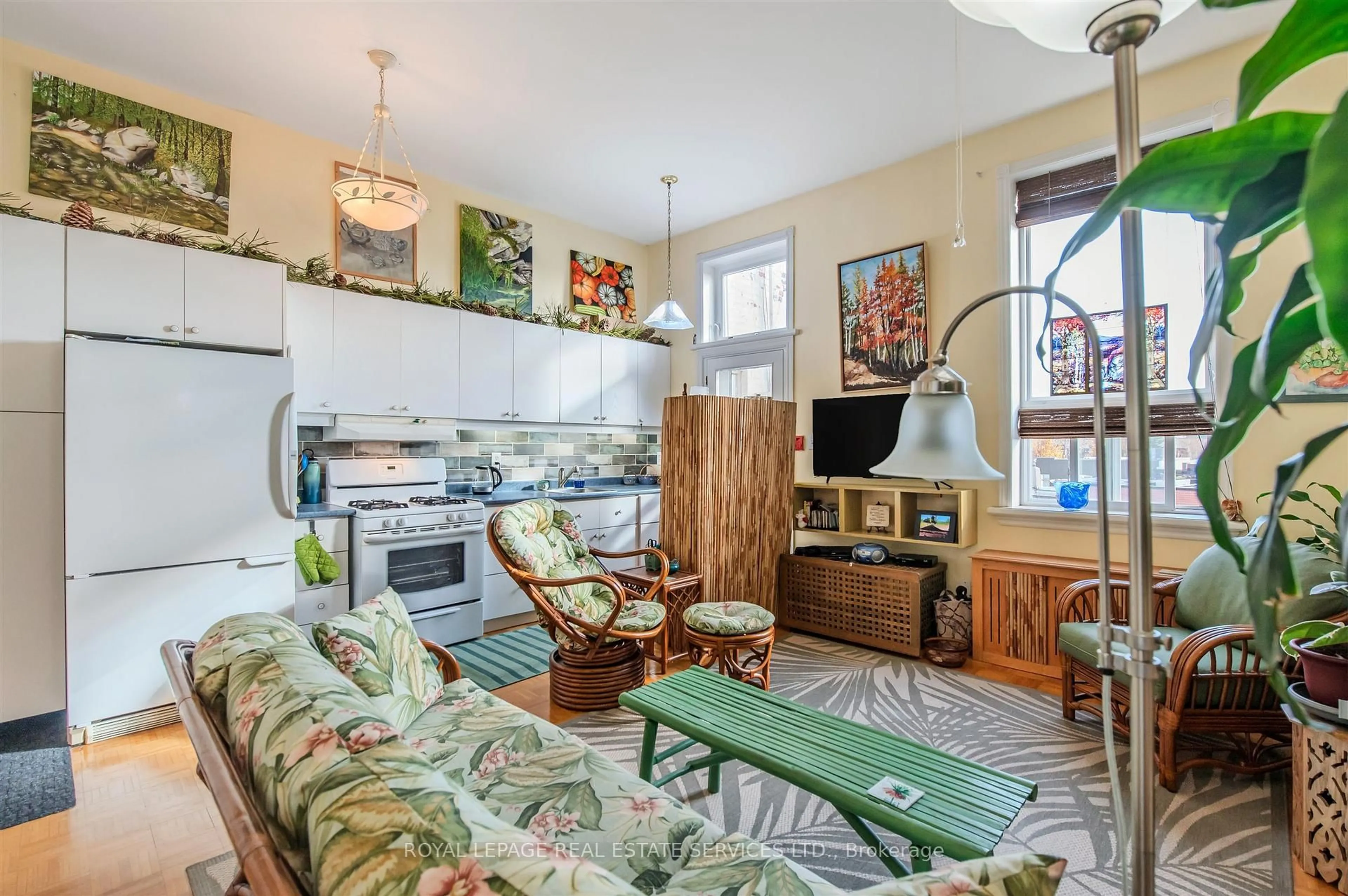 Living room with furniture, unknown for 2847 Dundas Ave #9, Toronto Ontario M6P 1Y6