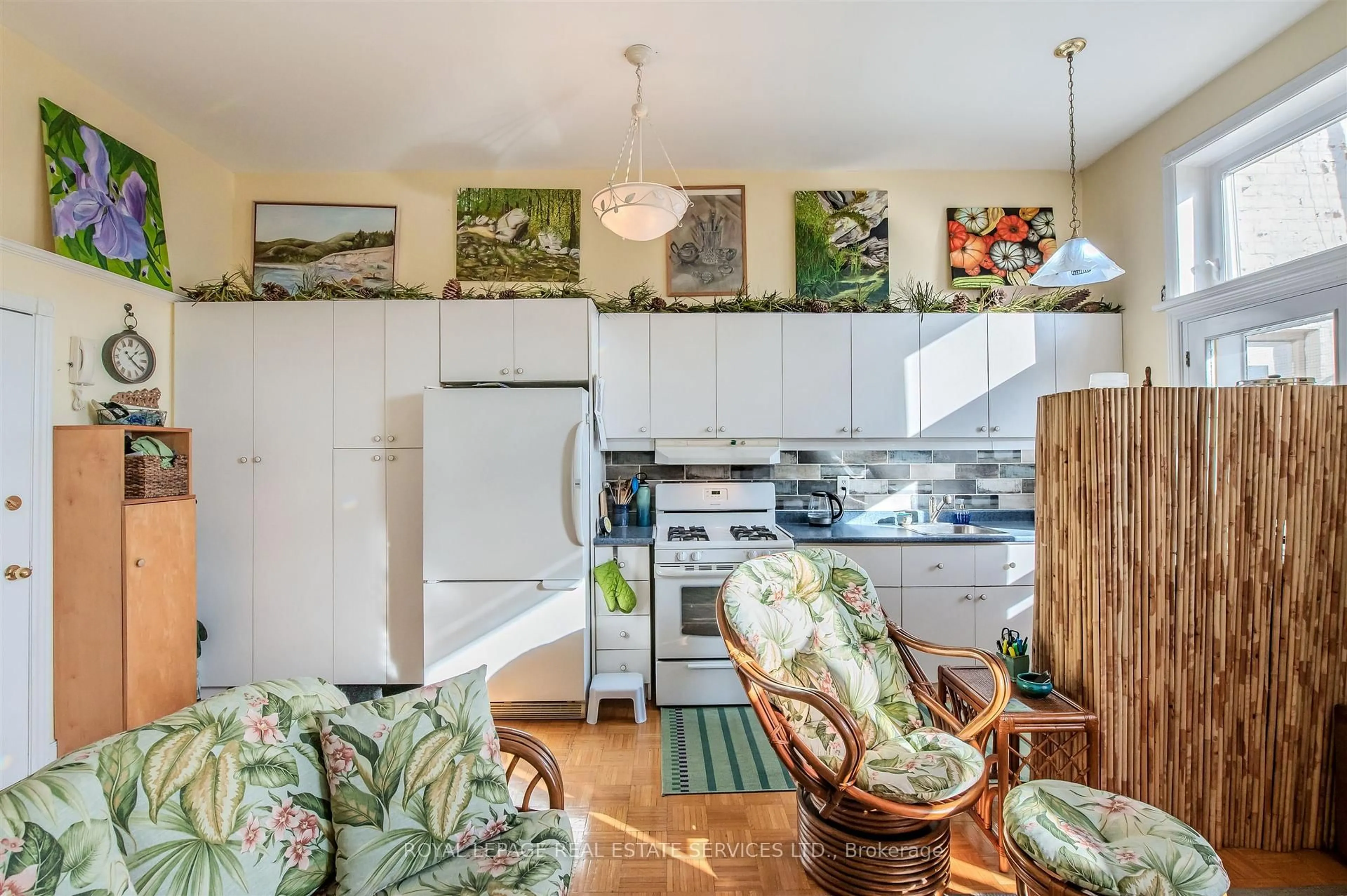 Open concept kitchen, unknown for 2847 Dundas Ave #9, Toronto Ontario M6P 1Y6