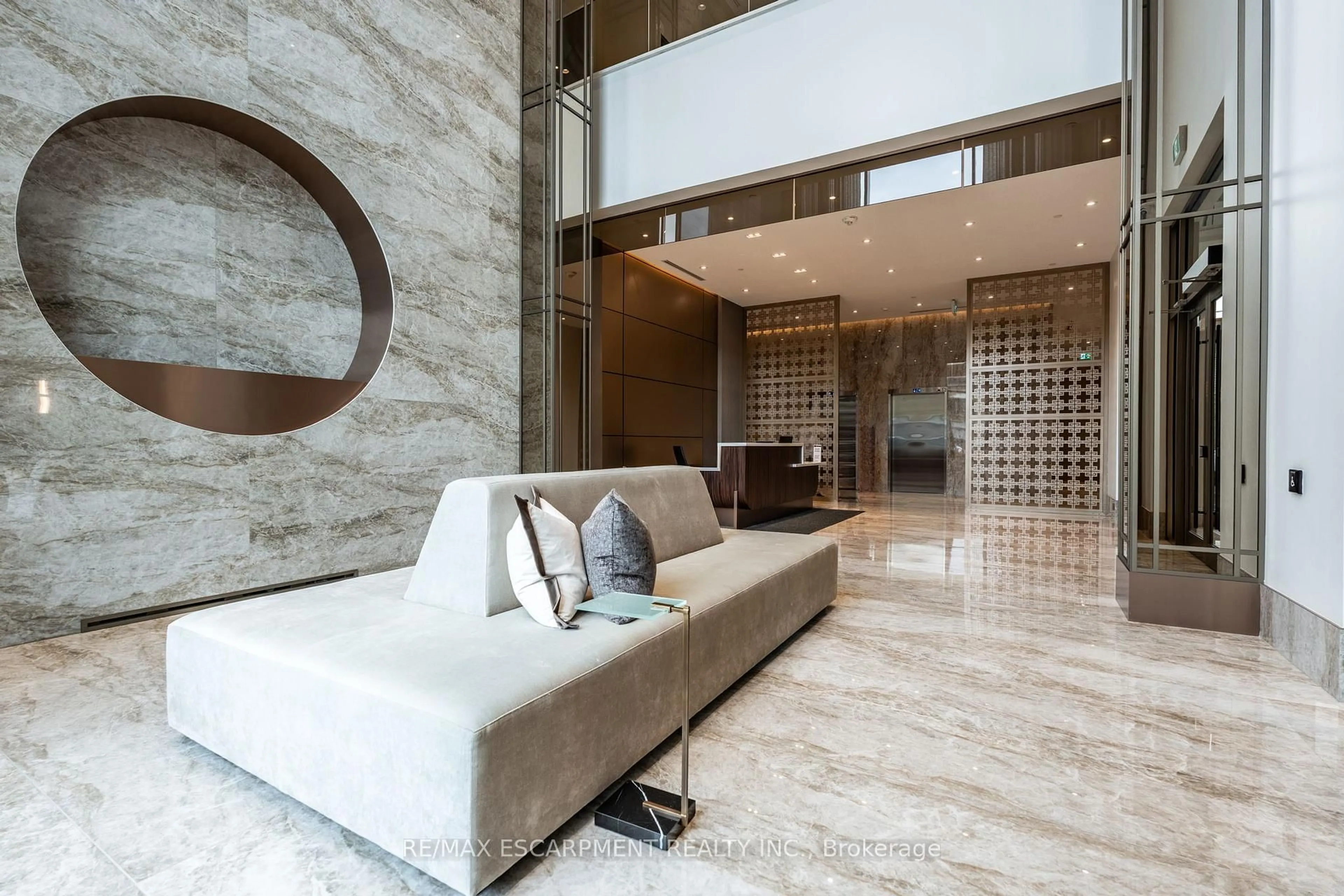 Lobby for 2007 JAMES St #404, Burlington Ontario L7R 0G7