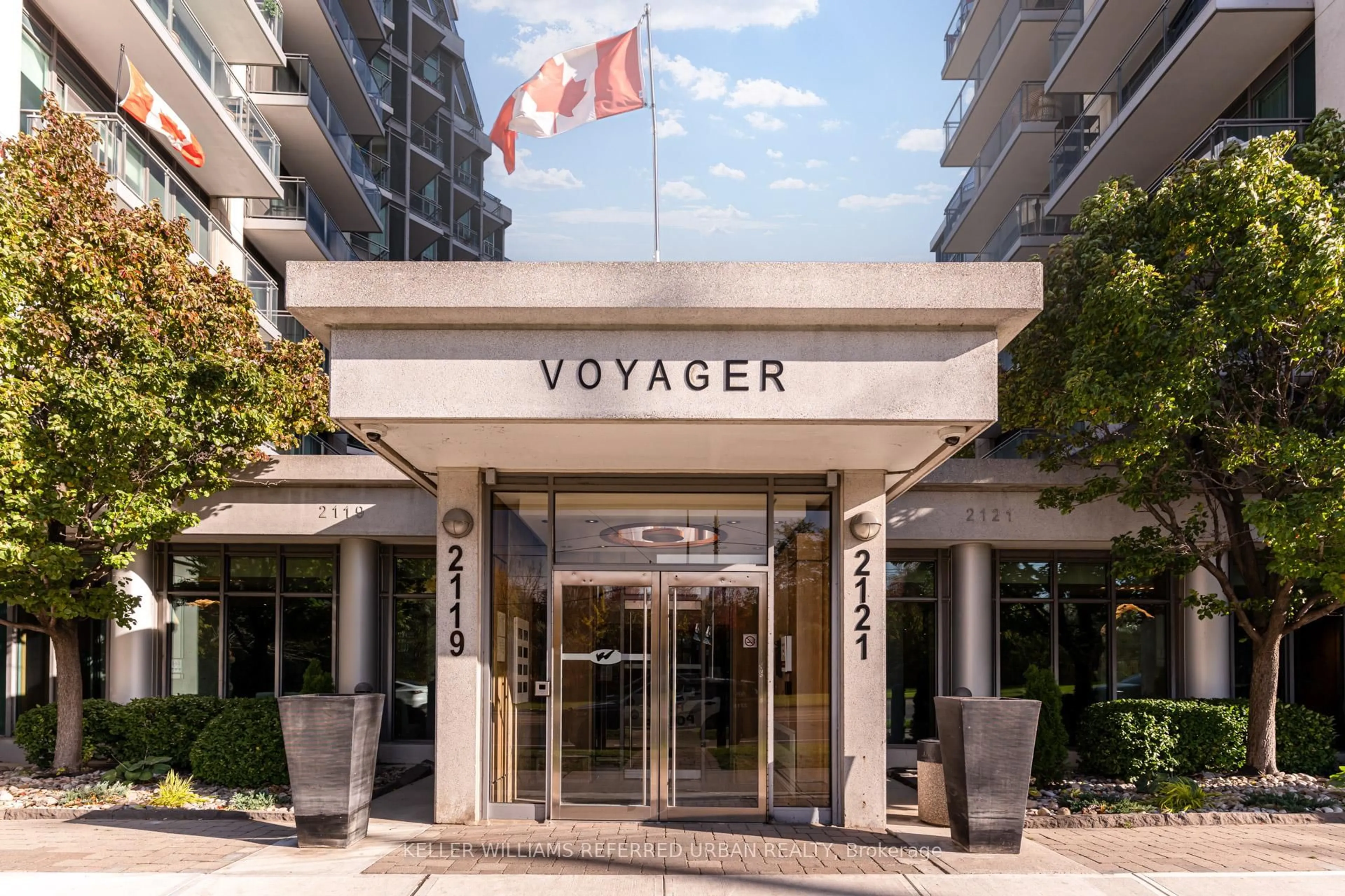 Indoor foyer for 2121 Lake Shore Blvd #1008, Toronto Ontario M8V 4E9