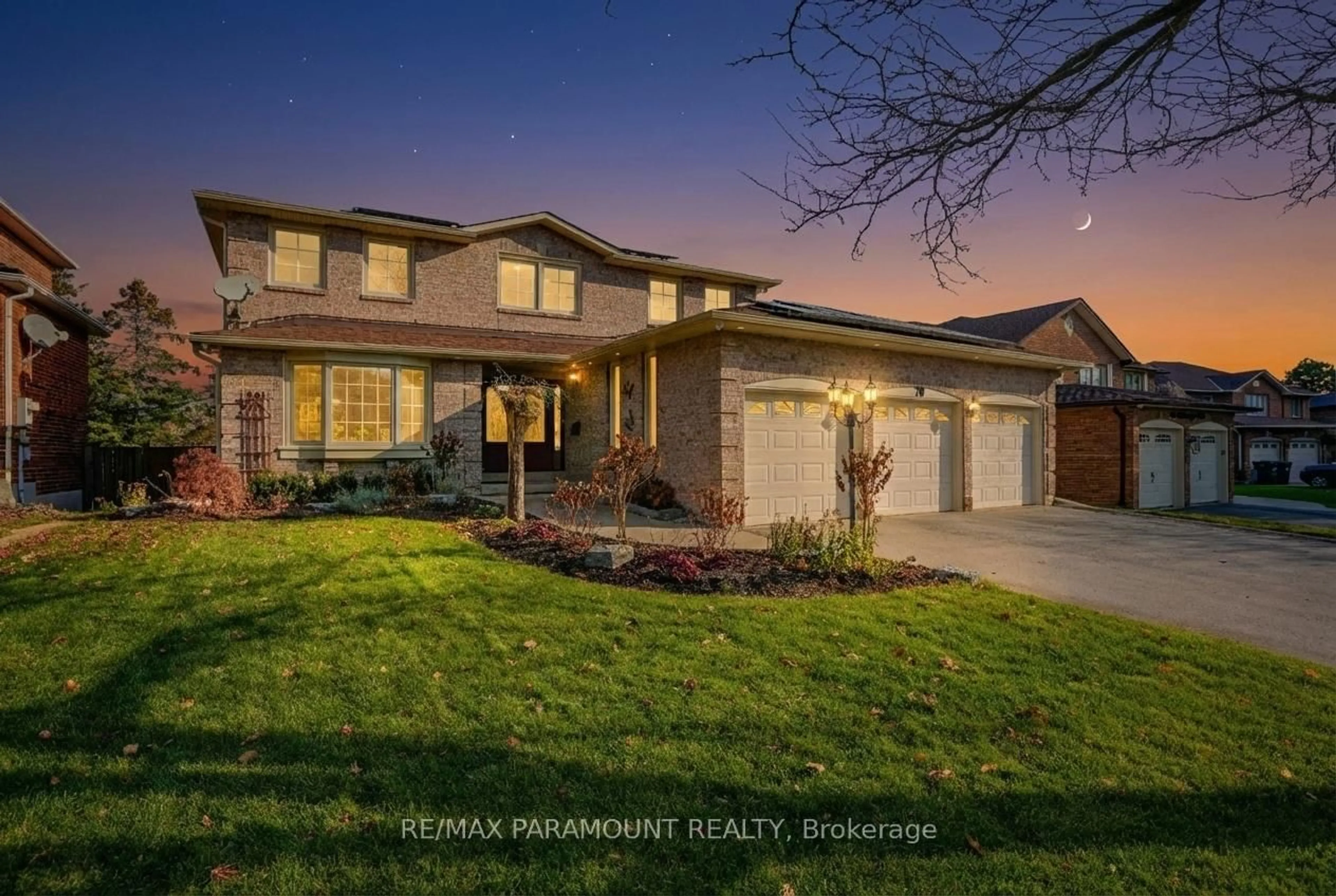 Home with brick exterior material, street for 70 Dawnridge Tr, Brampton Ontario L6Z 2A2