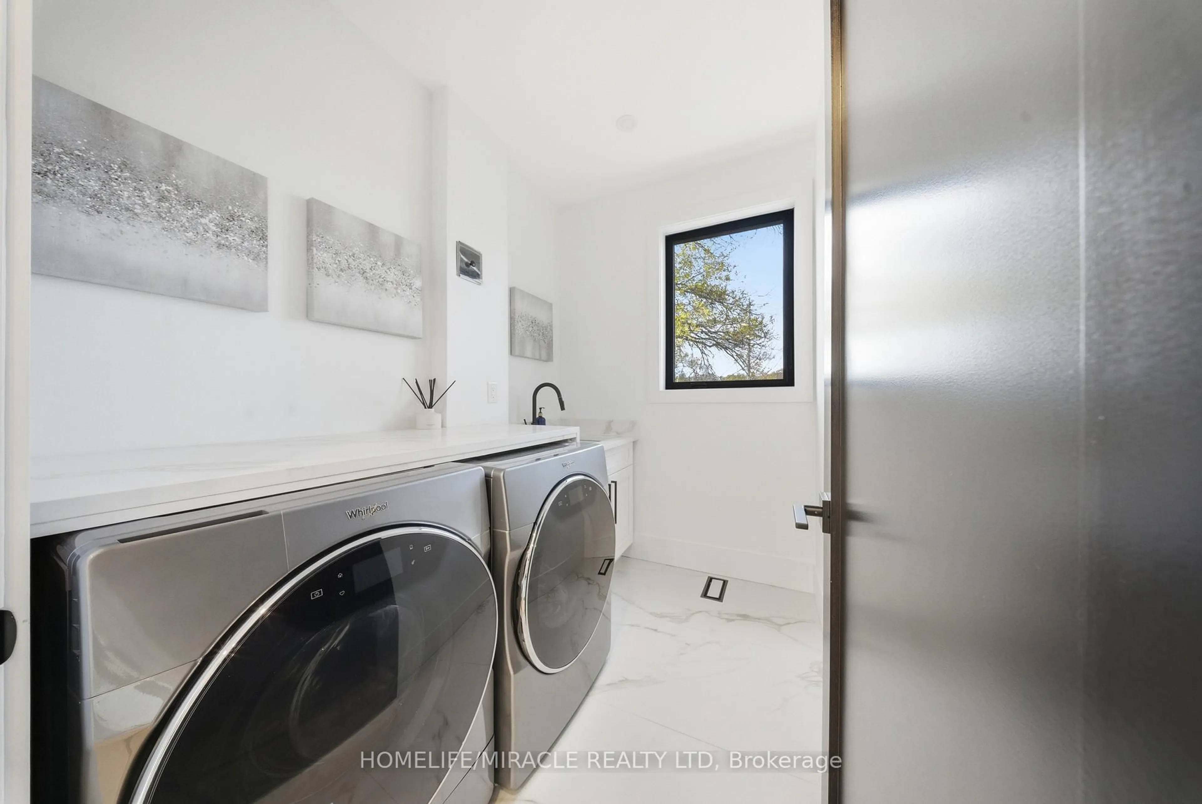 Laundry room for 1653 Glenburnie Rd, Mississauga Ontario L5G 3E4