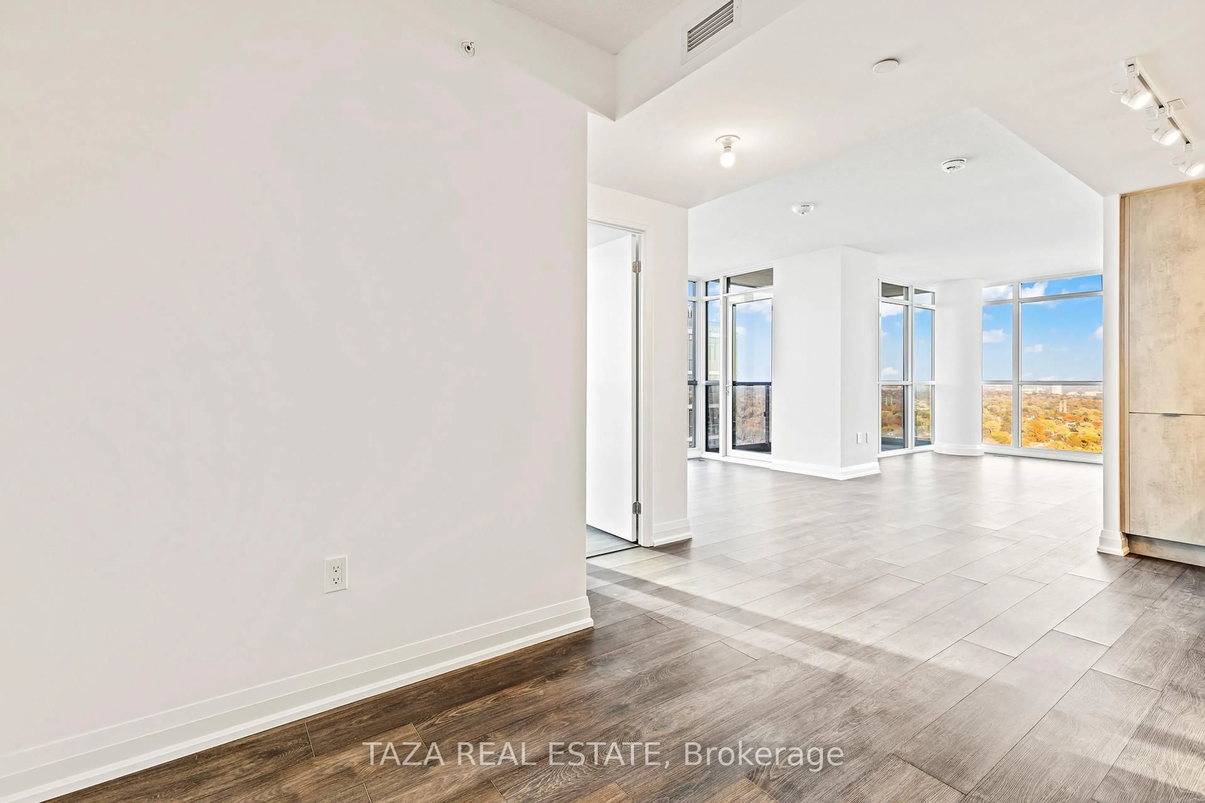 A pic of a room for 30 Gibbs Rd #2005, Toronto Ontario M9B 0E4