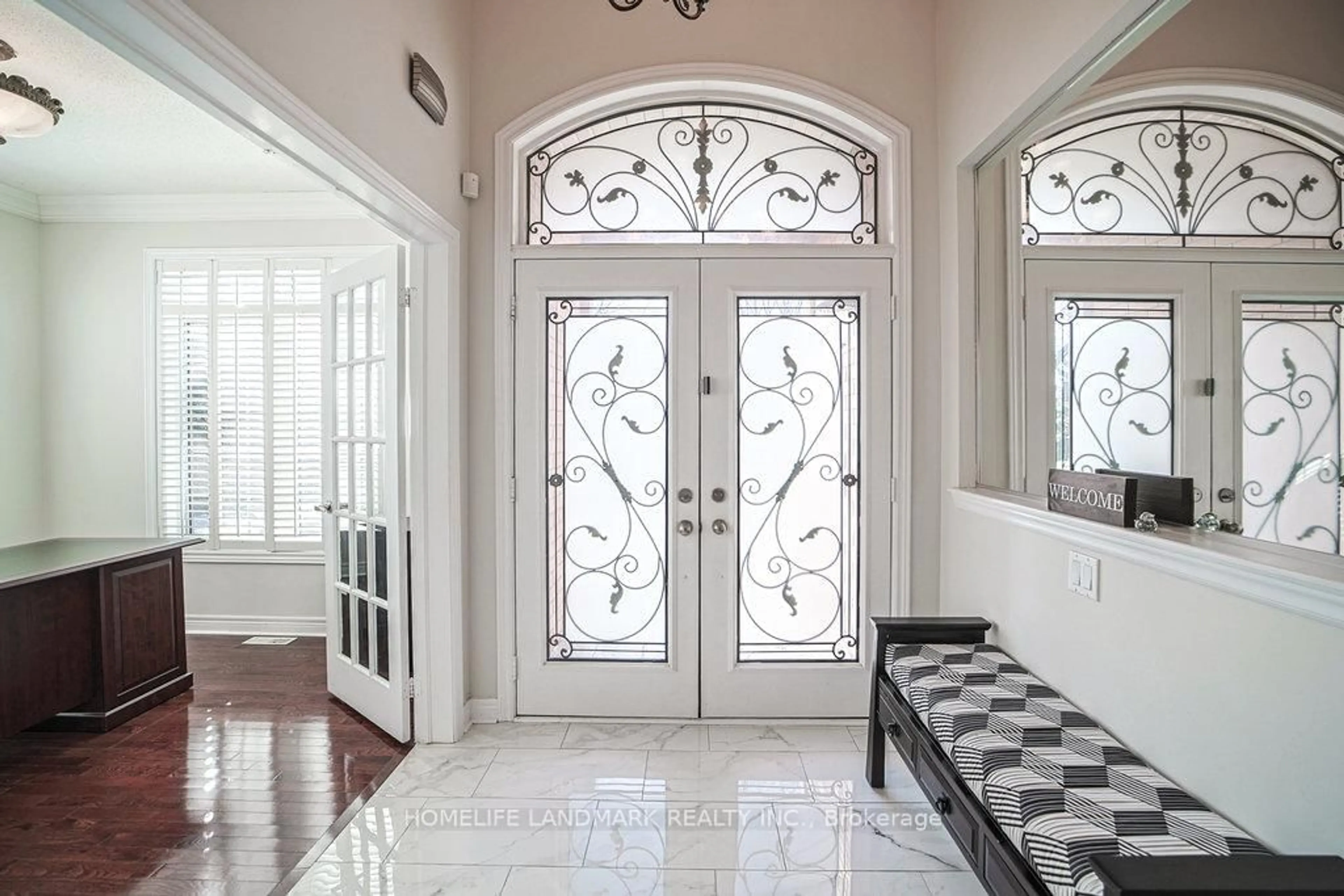 Indoor entryway for 3565 Stonecutter Cres, Mississauga Ontario L5M 7N7