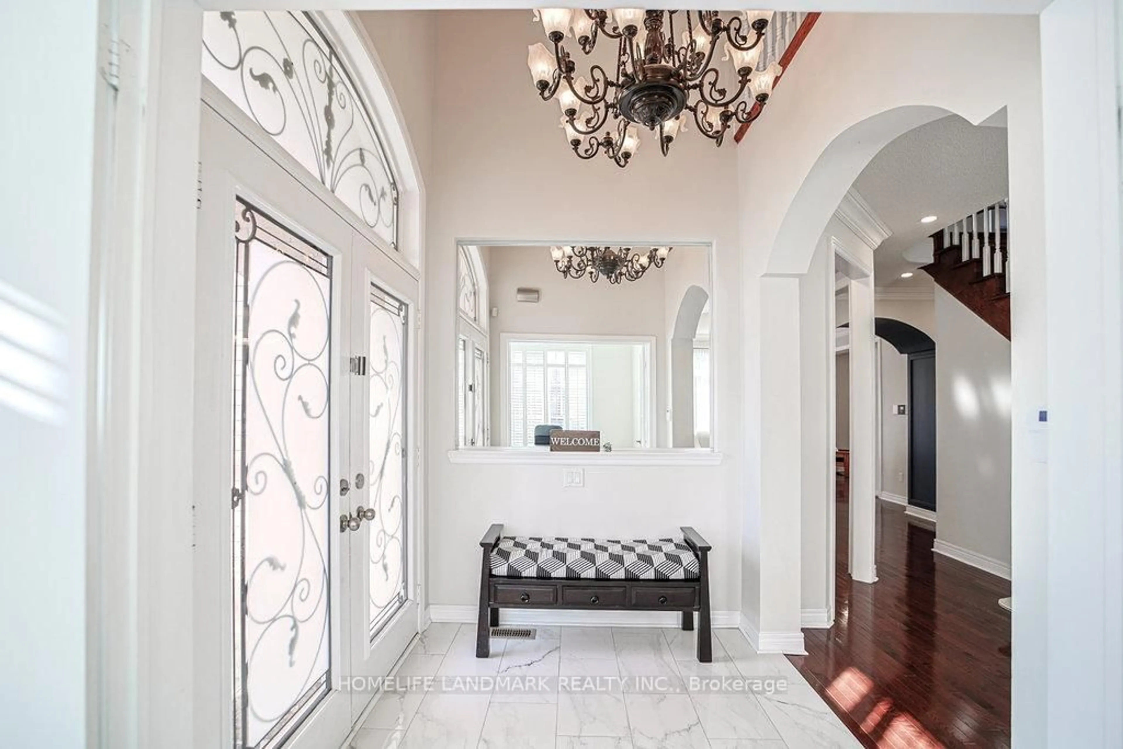 Indoor entryway for 3565 Stonecutter Cres, Mississauga Ontario L5M 7N7