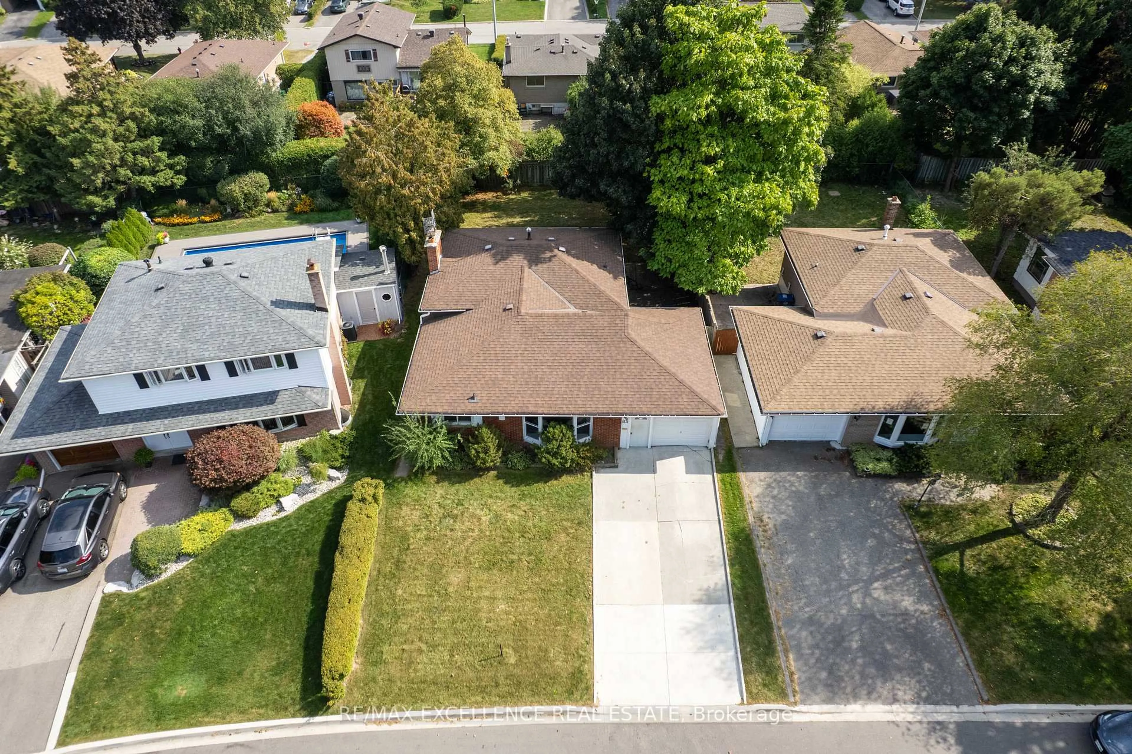 A pic from outside/outdoor area/front of a property/back of a property/a pic from drone, street for 85 Watson Cres, Brampton Ontario L6W 1E5