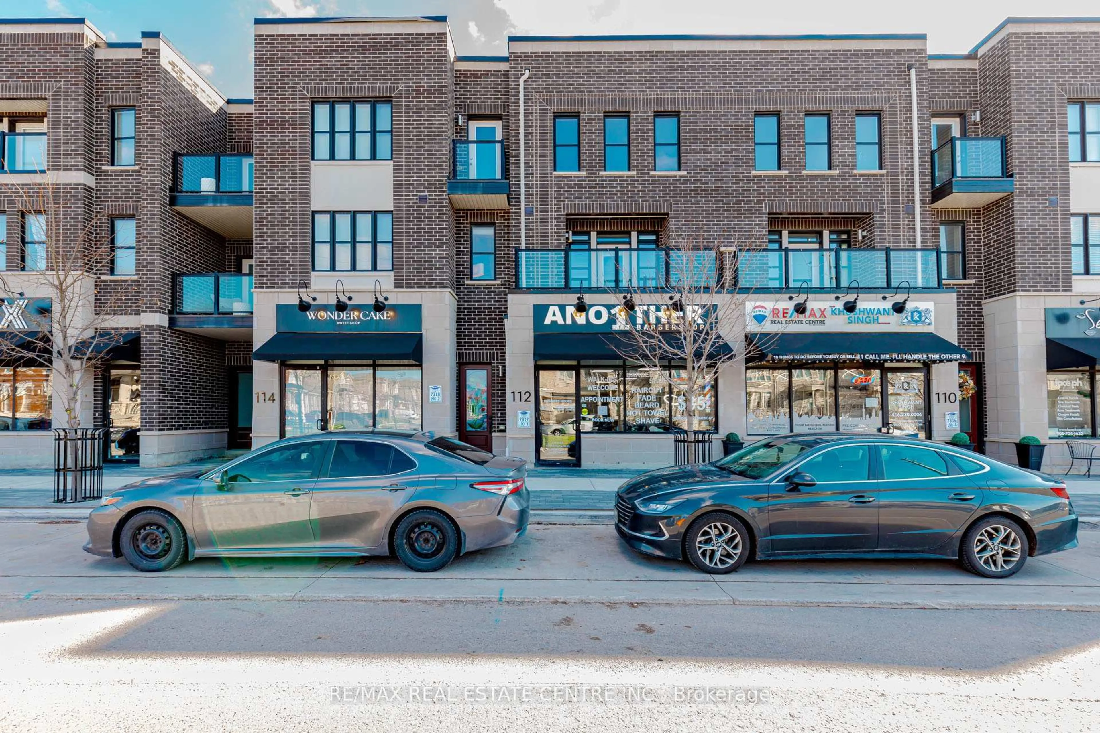 Unknown for 112 Burnhamthorpe Rd, Oakville Ontario L6H 0X8