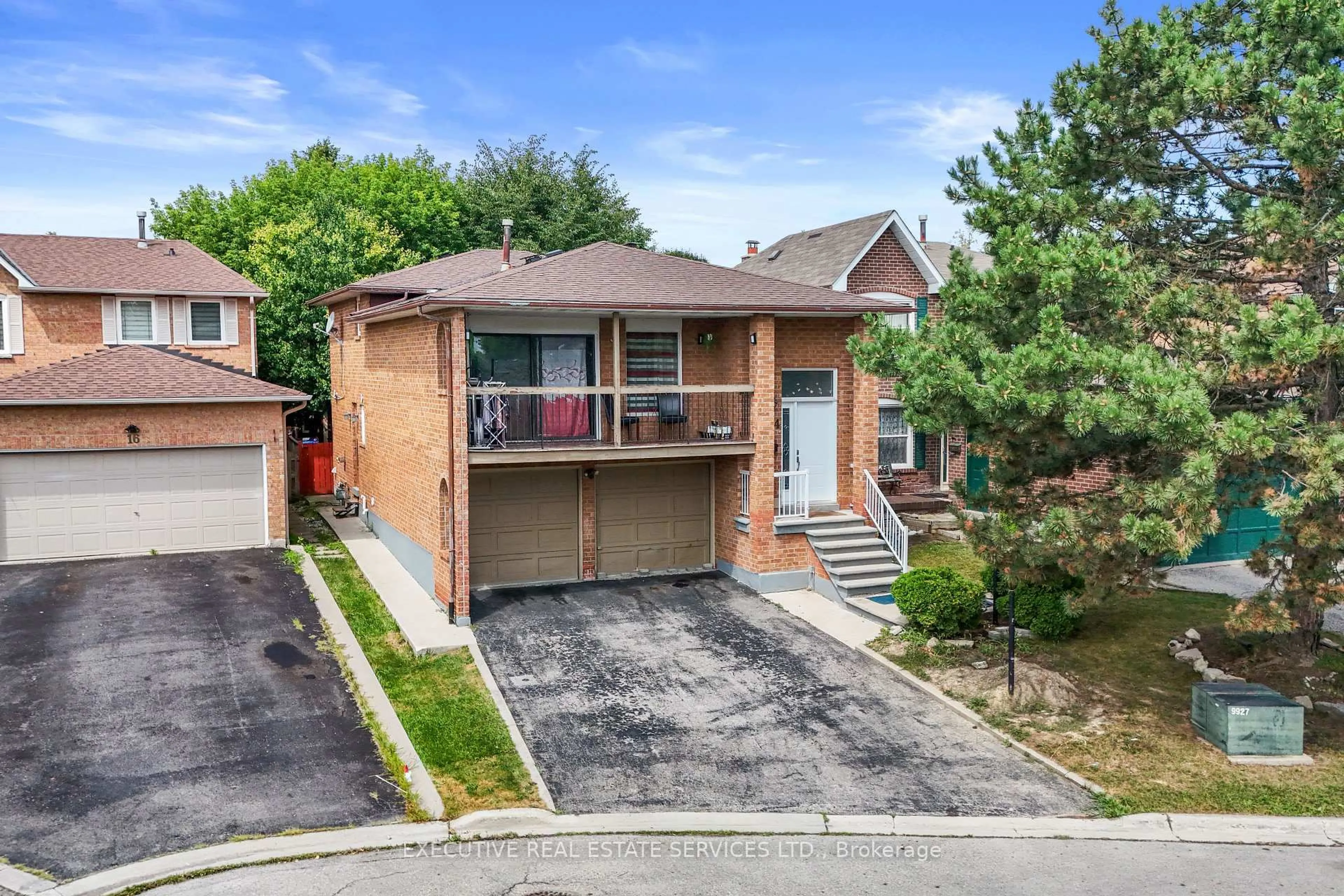 Home with brick exterior material, street for 14 Albemarle Crt, Brampton Ontario L6Z 1R4