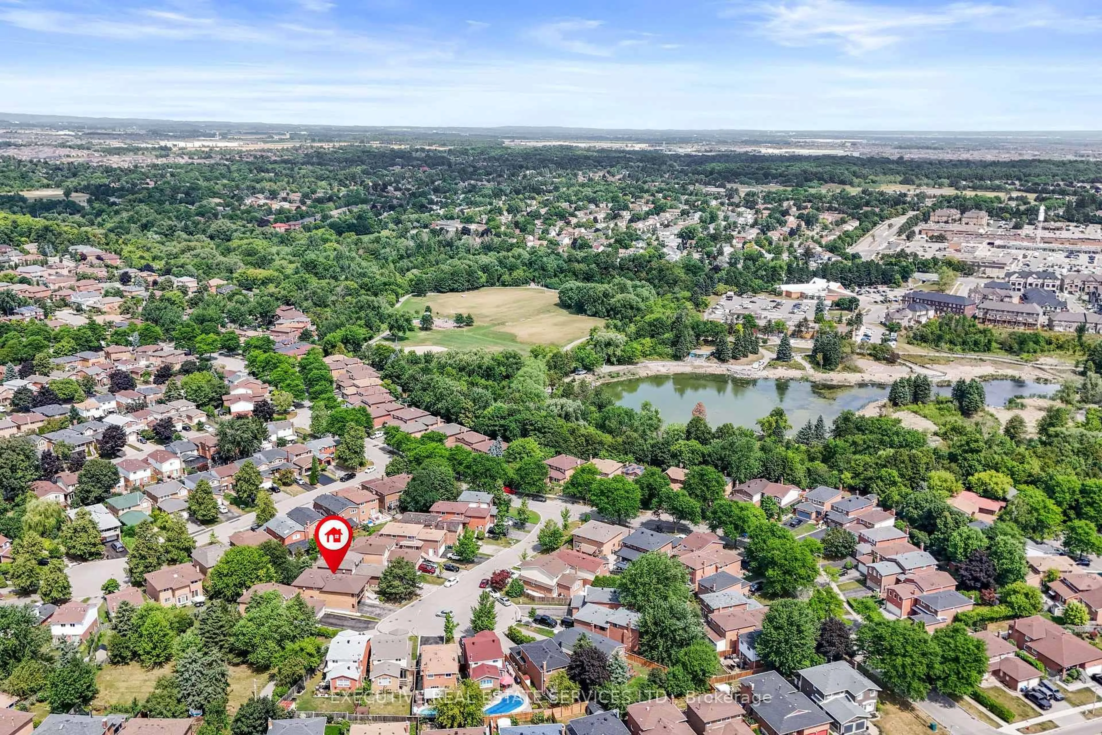 A pic from outside/outdoor area/front of a property/back of a property/a pic from drone, water/lake/river/ocean view for 14 Albemarle Crt, Brampton Ontario L6Z 1R4