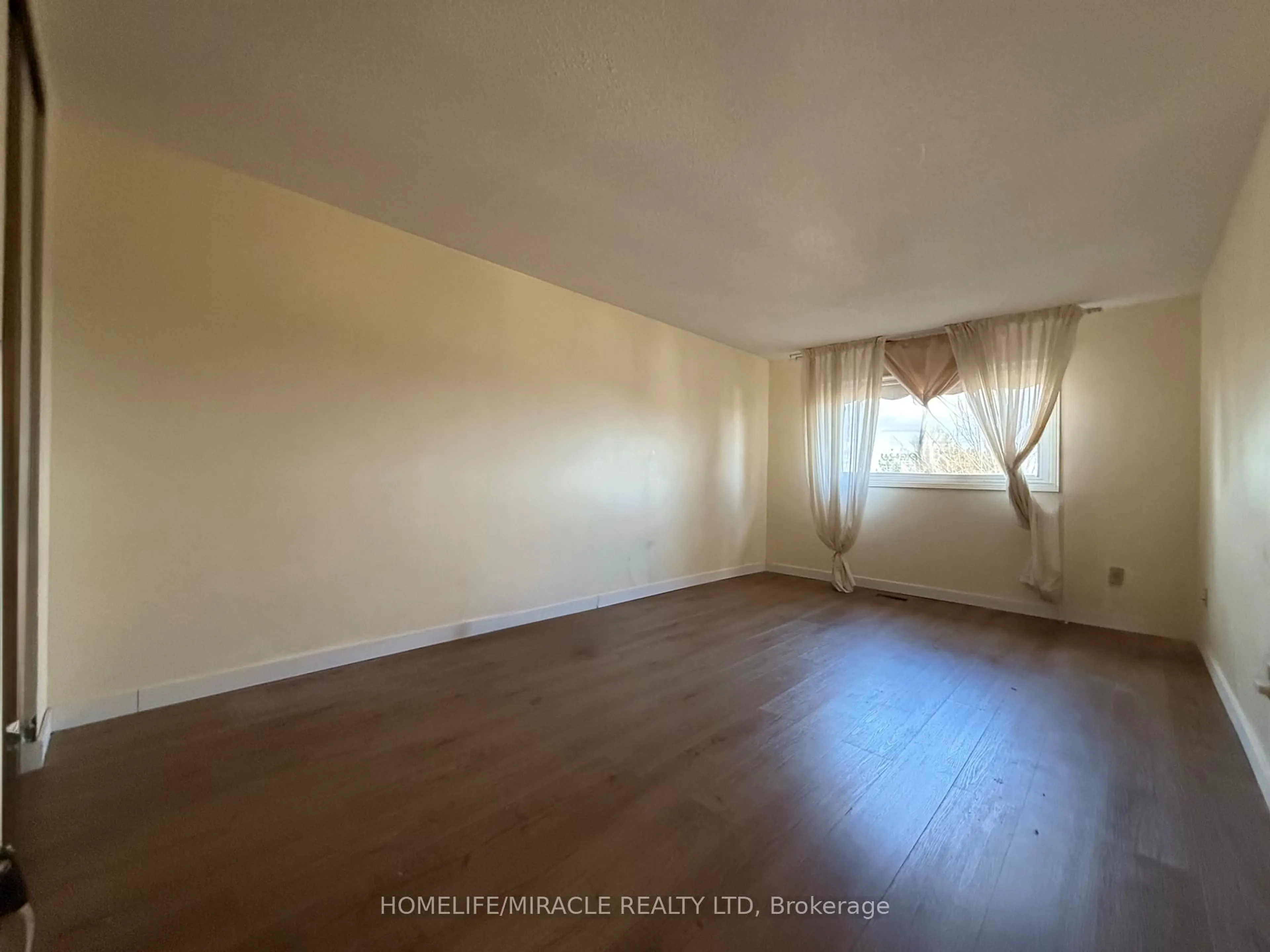 A pic of a room for 3510 South Mill Way, Mississauga Ontario L5L 3T9