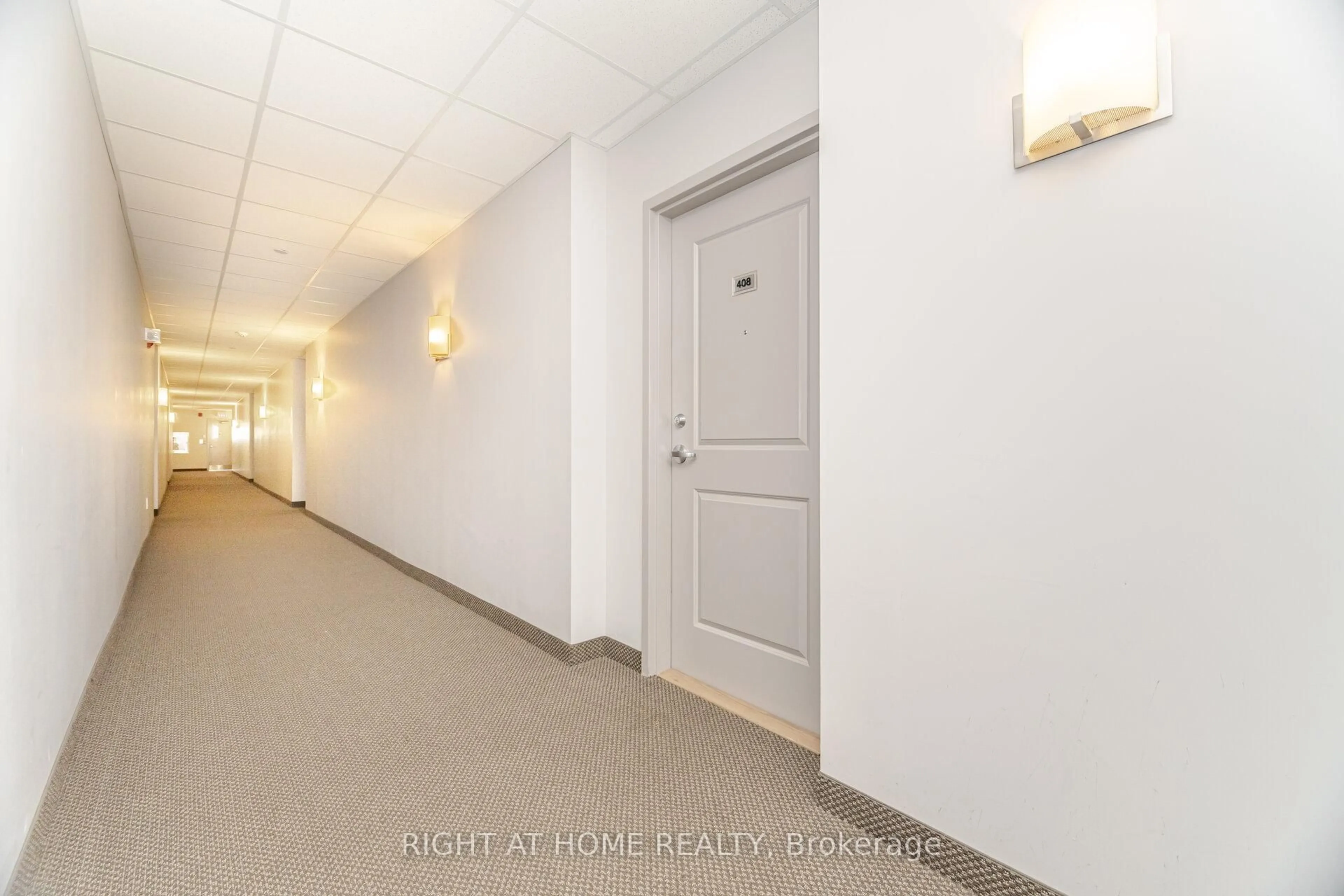 Unknown for 33 Whitmer St #408, Milton Ontario L9T 8P9