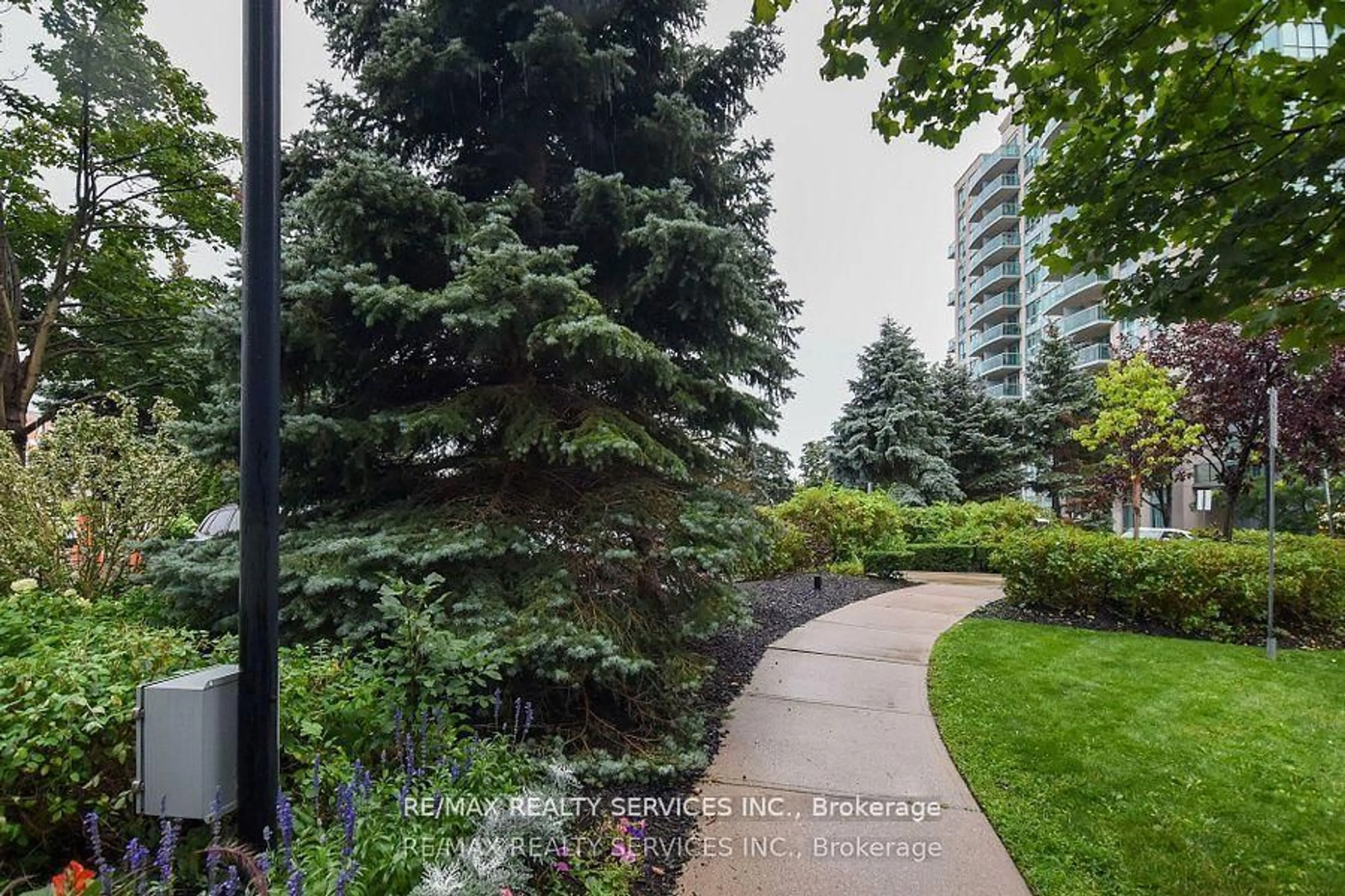 Patio, forest/trees view for 2545 Erin Centre Blvd #1610, Mississauga Ontario L5M 6Z9