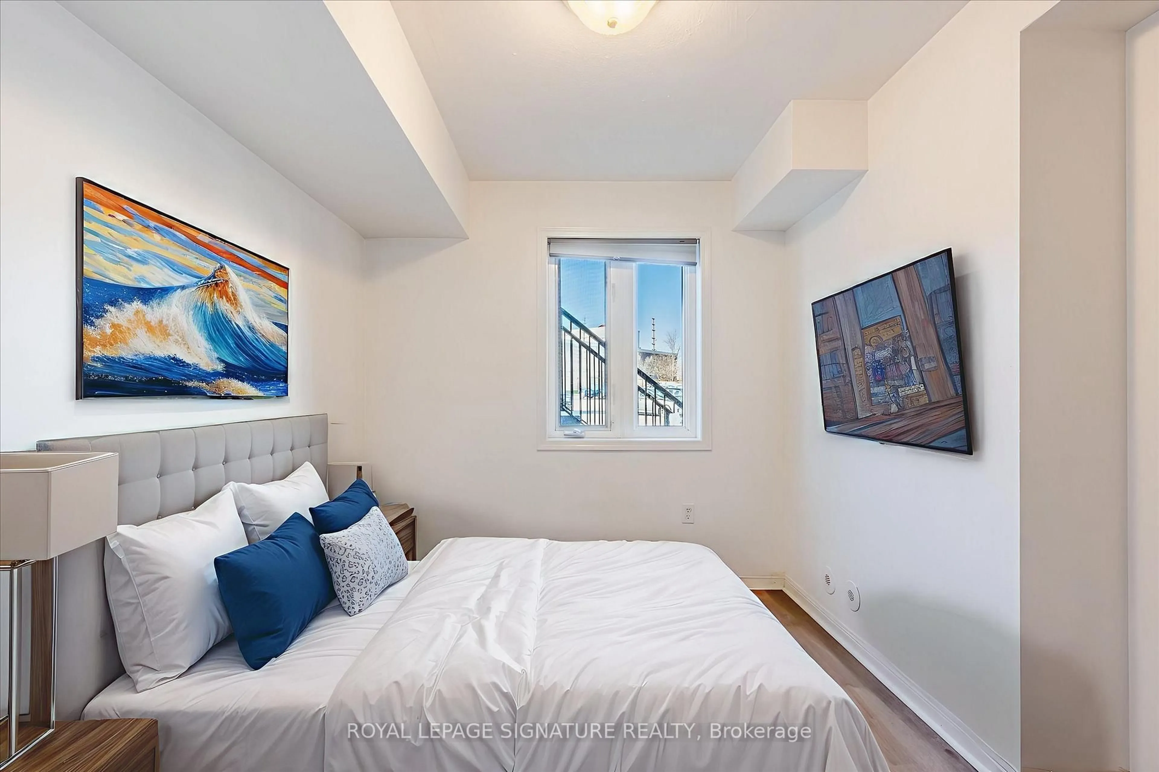 Bedroom with bed, unknown for 4620 Guildwood Way #12, Mississauga Ontario L5R 4H5