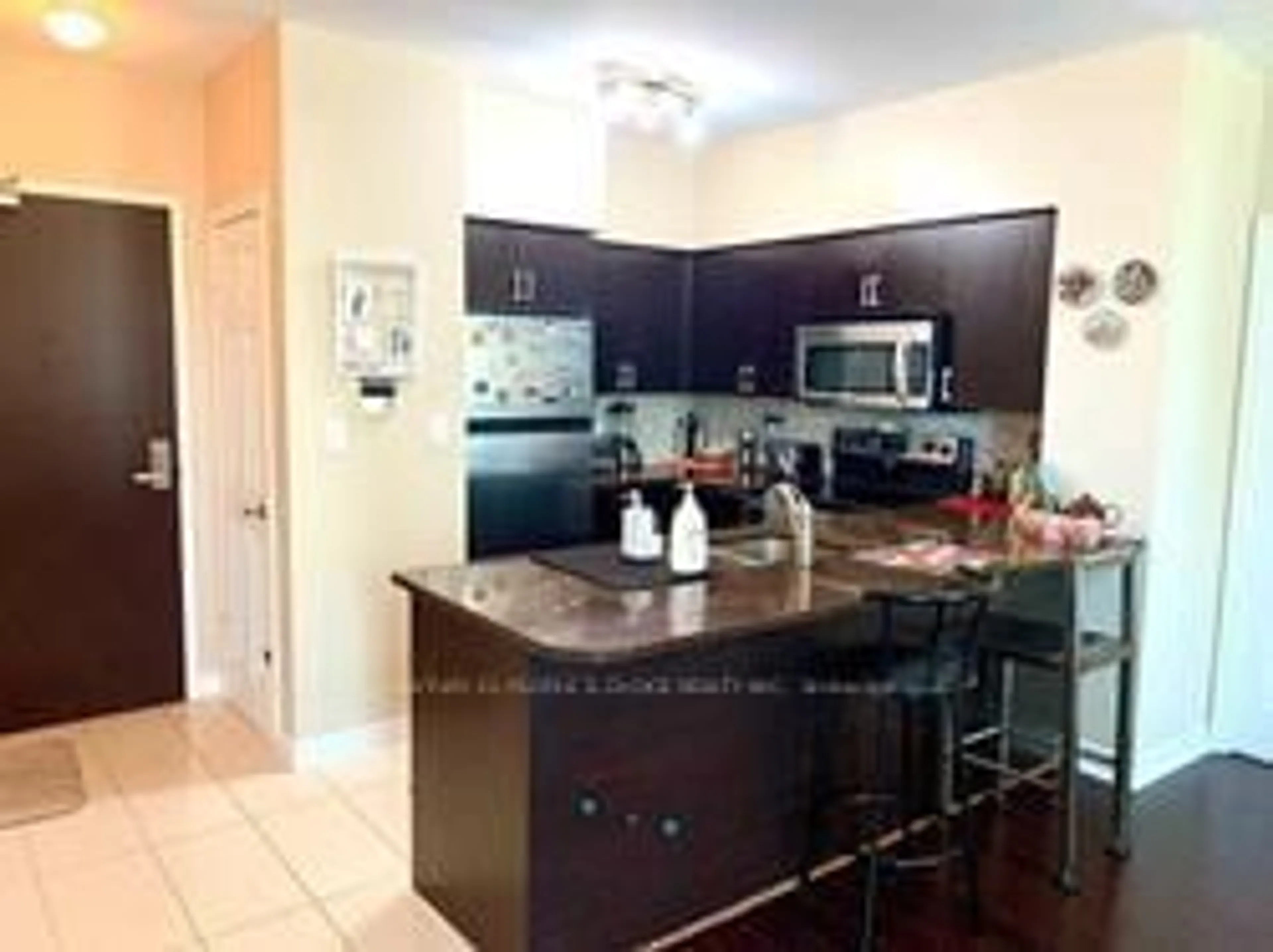 Open concept kitchen, unknown for 208 Enfield Pl #602, Mississauga Ontario L5B 0B8