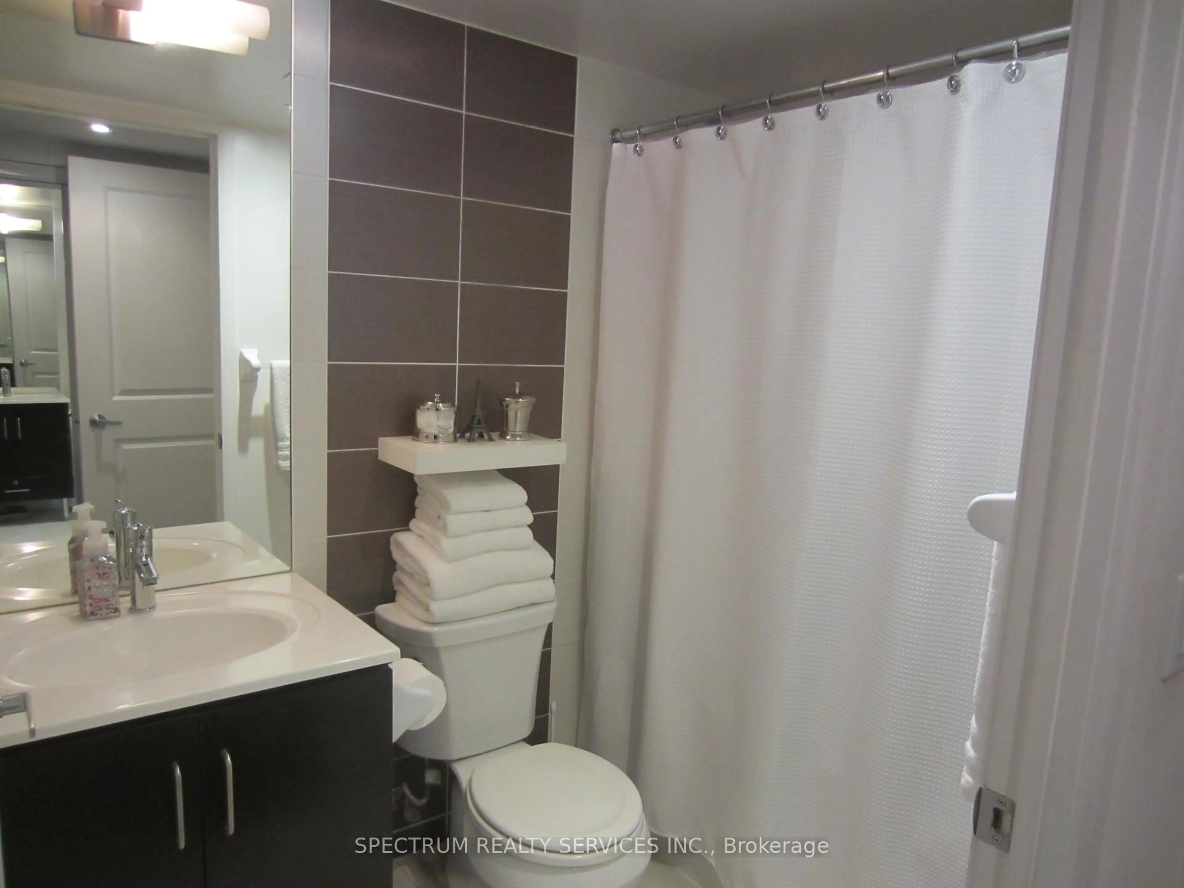 Standard bathroom, ceramic/tile floor for 215 Sherway Gdns #708, Toronto Ontario M9C 0A4