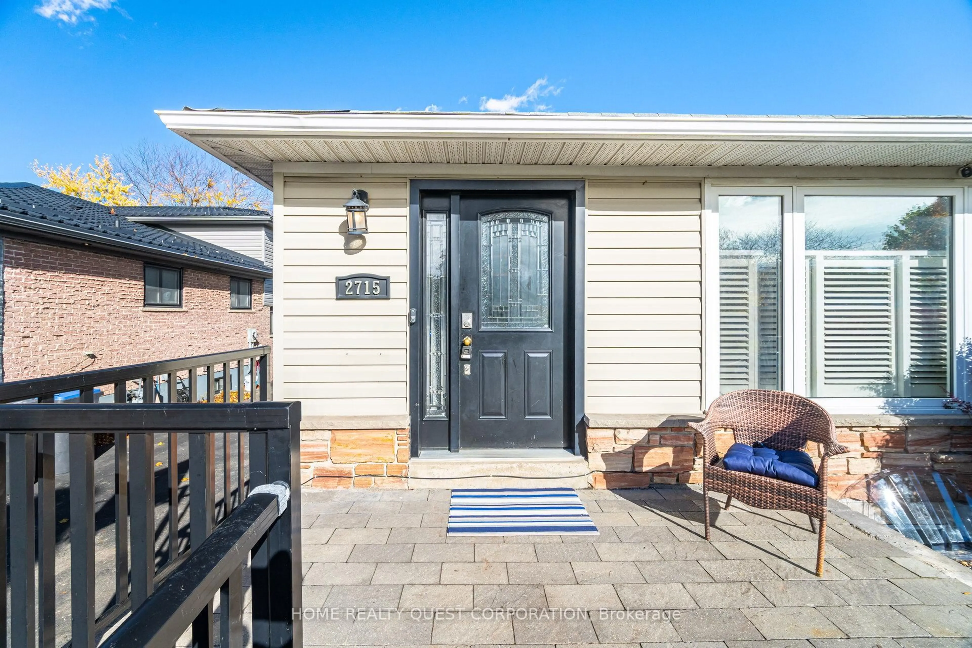 Unknown for 2715 Hollington Cres, Mississauga Ontario L5K 1E8