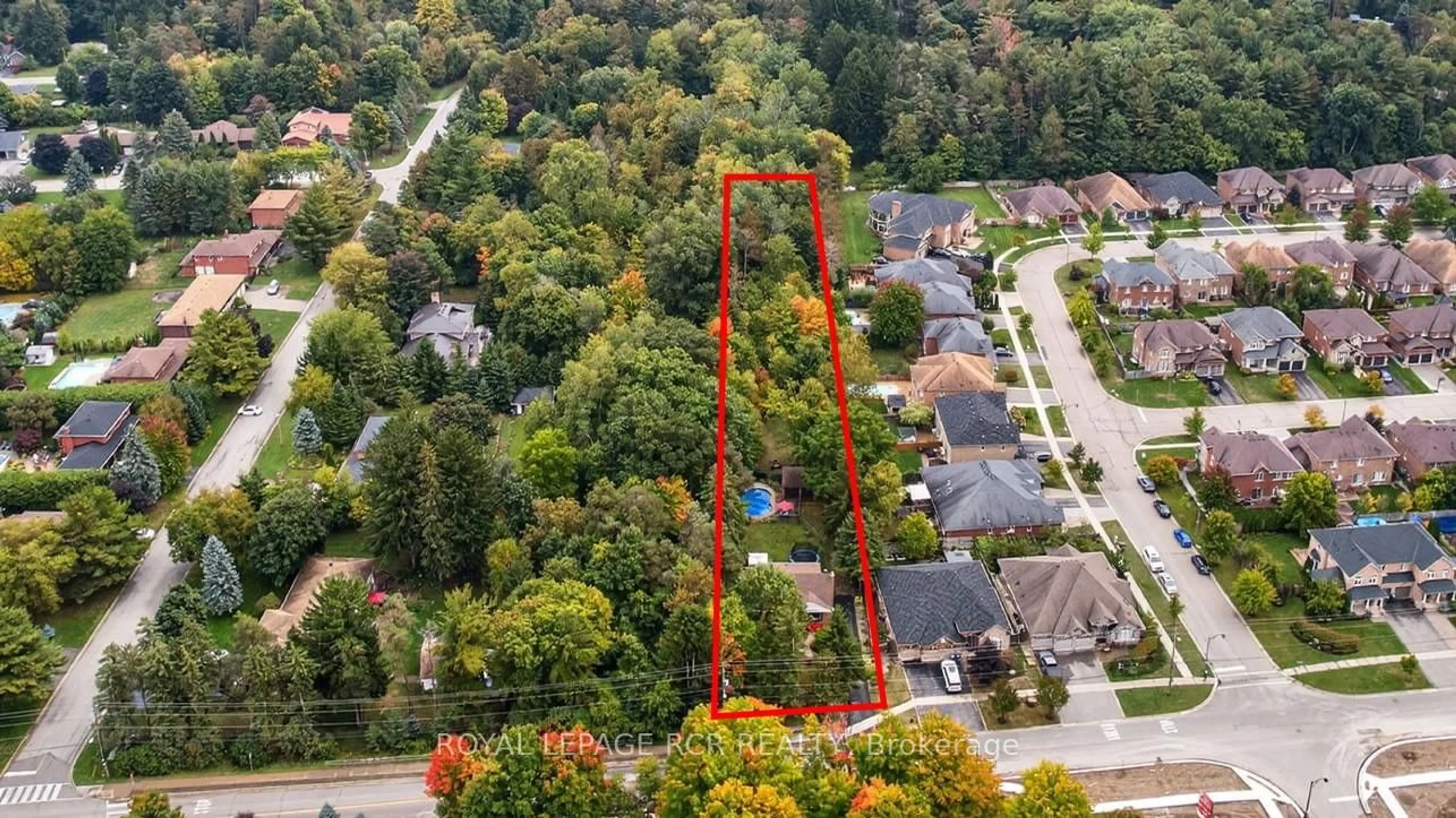 A pic from outside/outdoor area/front of a property/back of a property/a pic from drone, street for 88 Walker Rd, Caledon Ontario L7C 0G8