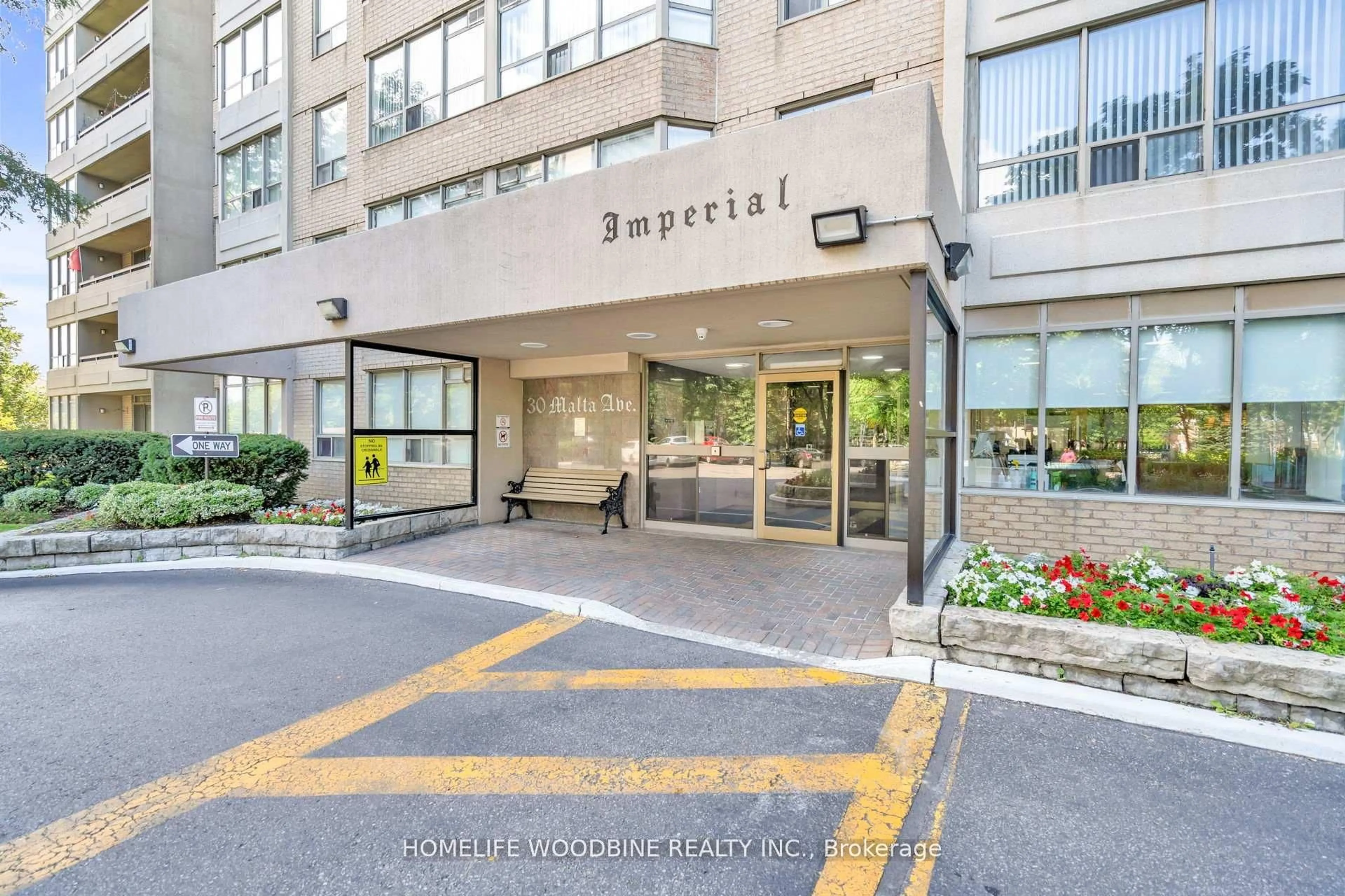 Indoor foyer for 30 Malta Ave #2101, Brampton Ontario L6Y 4S5