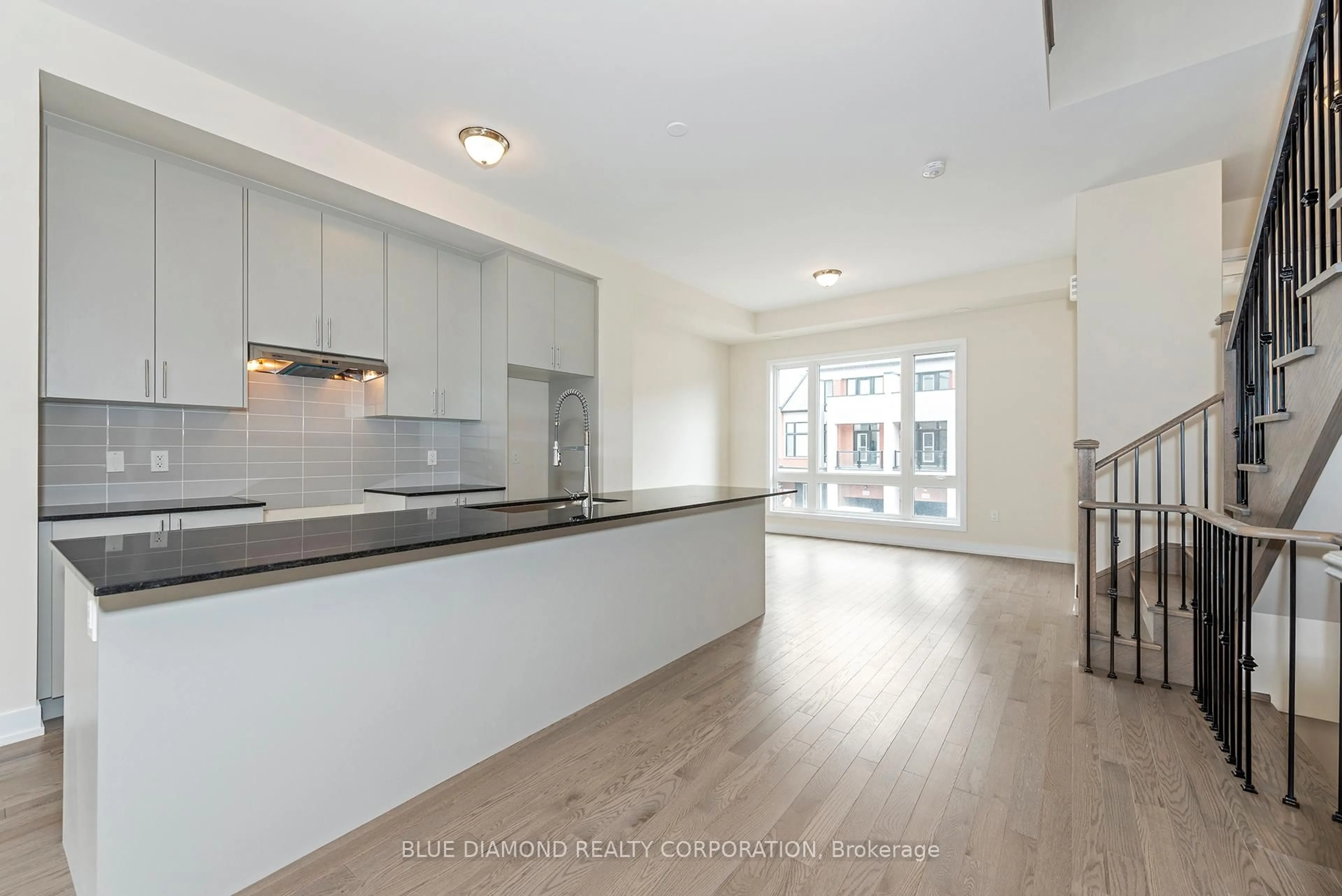 Open concept kitchen, unknown for 3062 PERKINS Way, Oakville Ontario L6H 7Z4