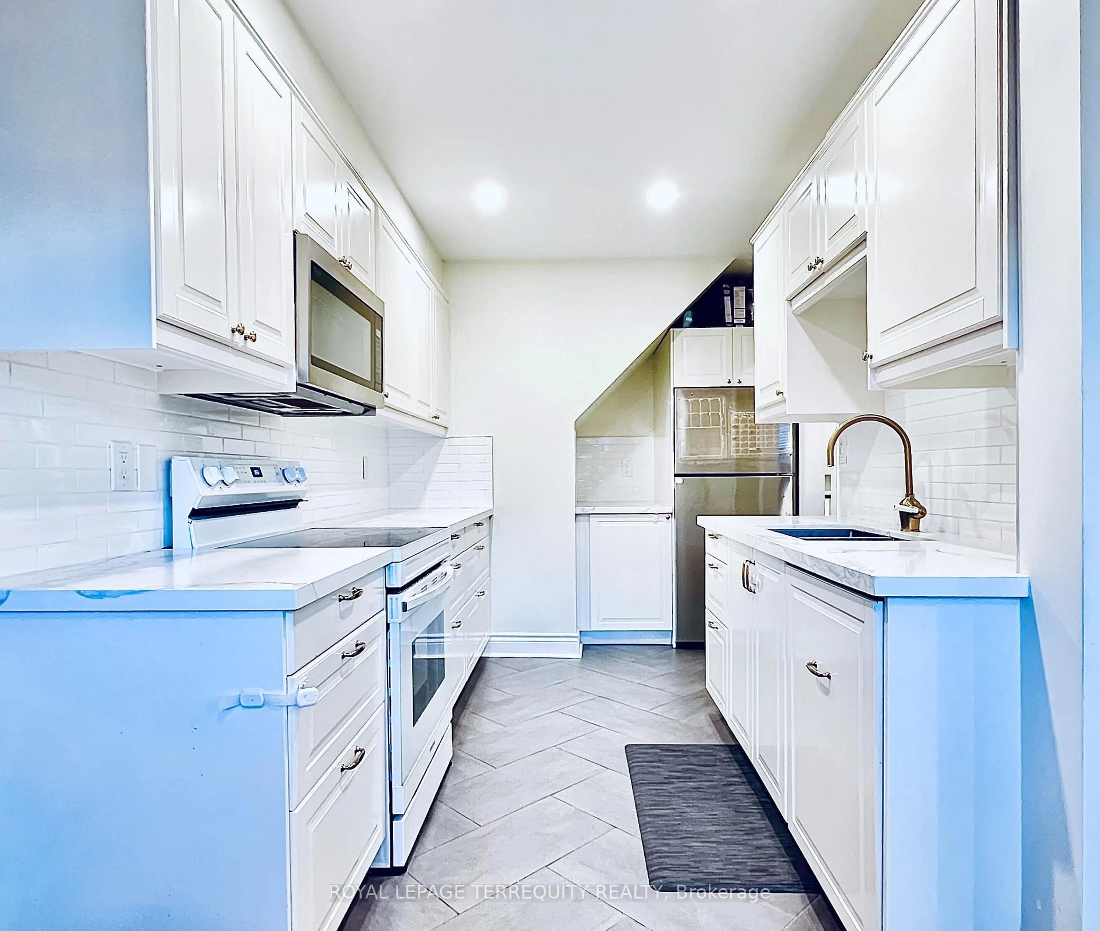 Unknown for 1084 Queen St #32B, Mississauga Ontario L5H 4K4