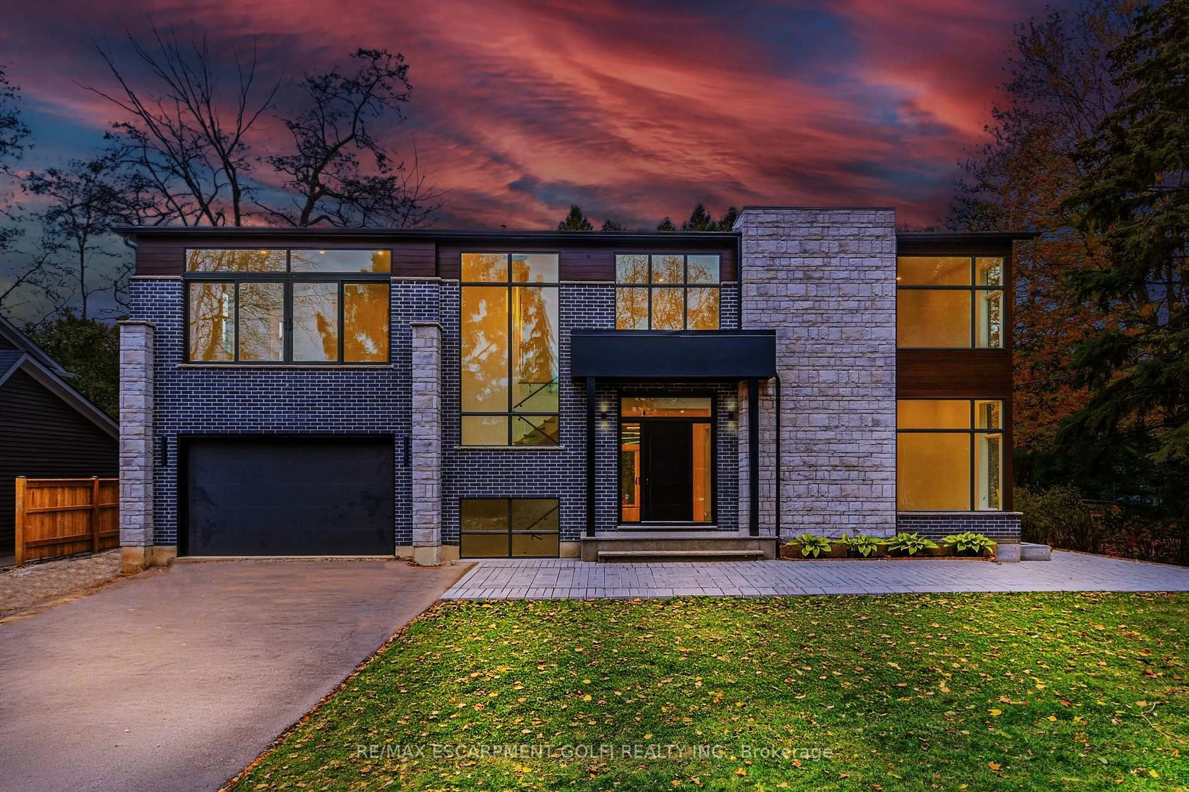 Home with brick exterior material, street for 135 Secord Lane, Burlington Ontario L7L 2H6