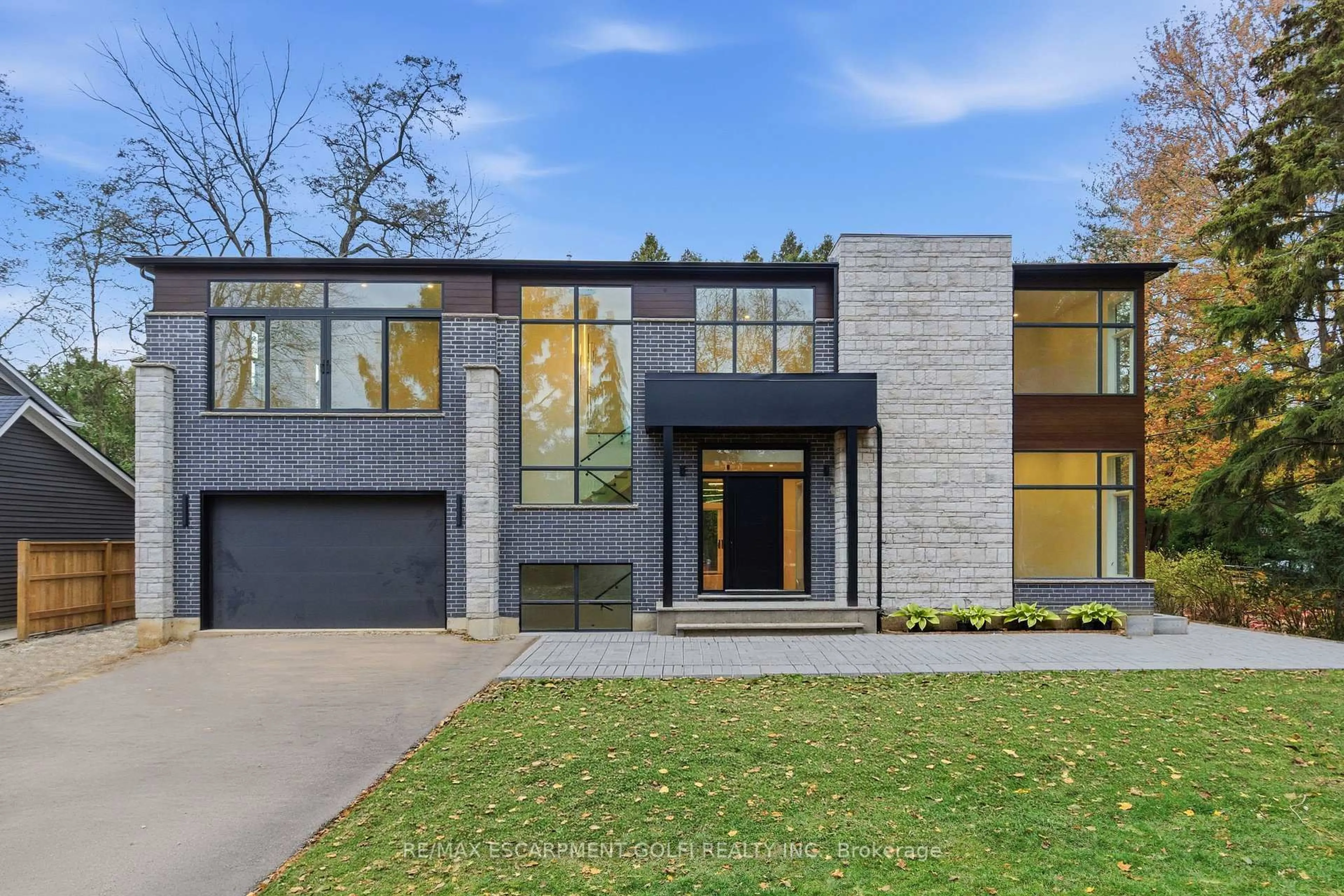 Home with brick exterior material, street for 135 Secord Lane, Burlington Ontario L7L 2H6