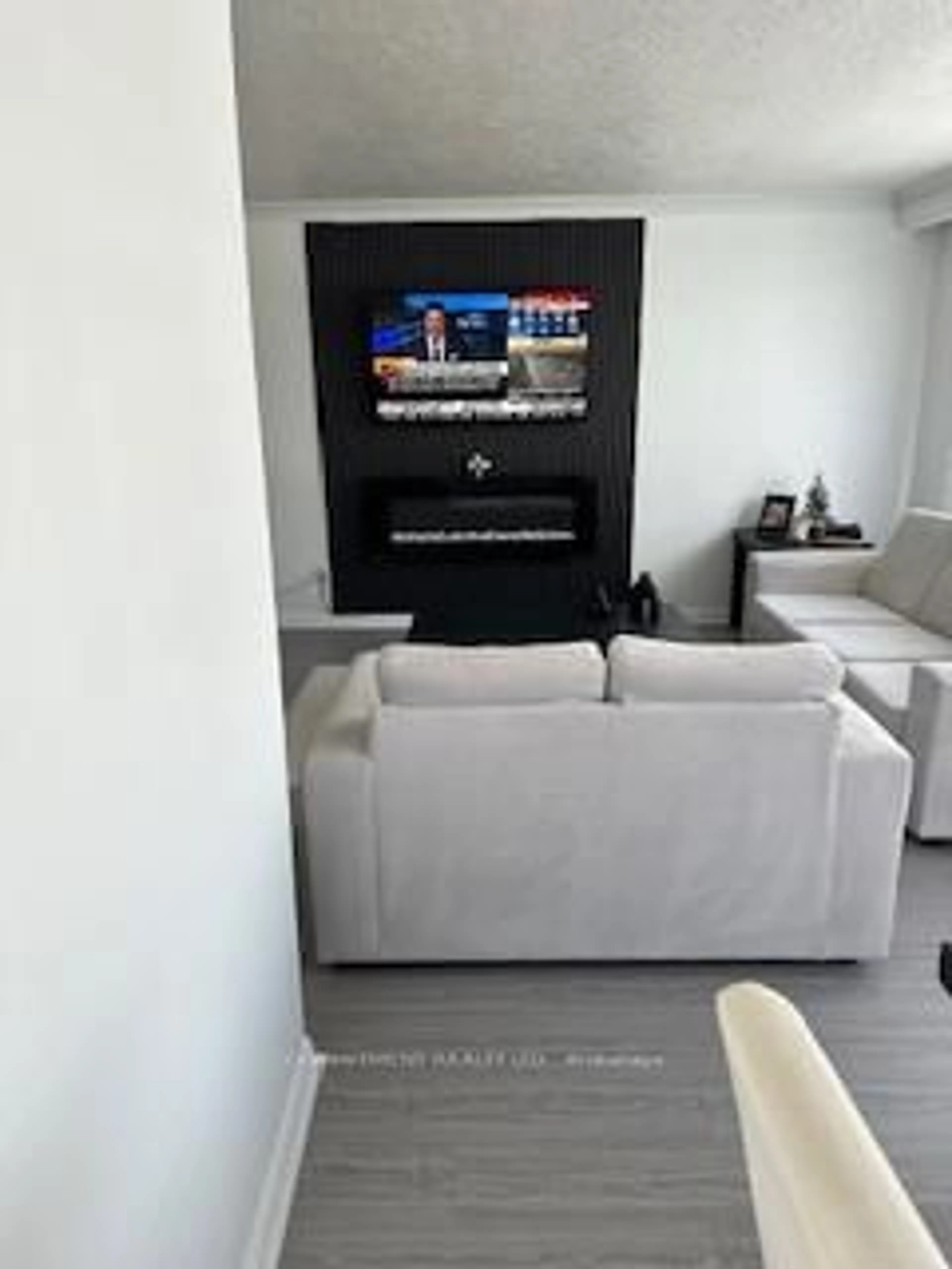 Home theater for 52 Watercliffe Rd, Toronto Ontario M9W 4E7