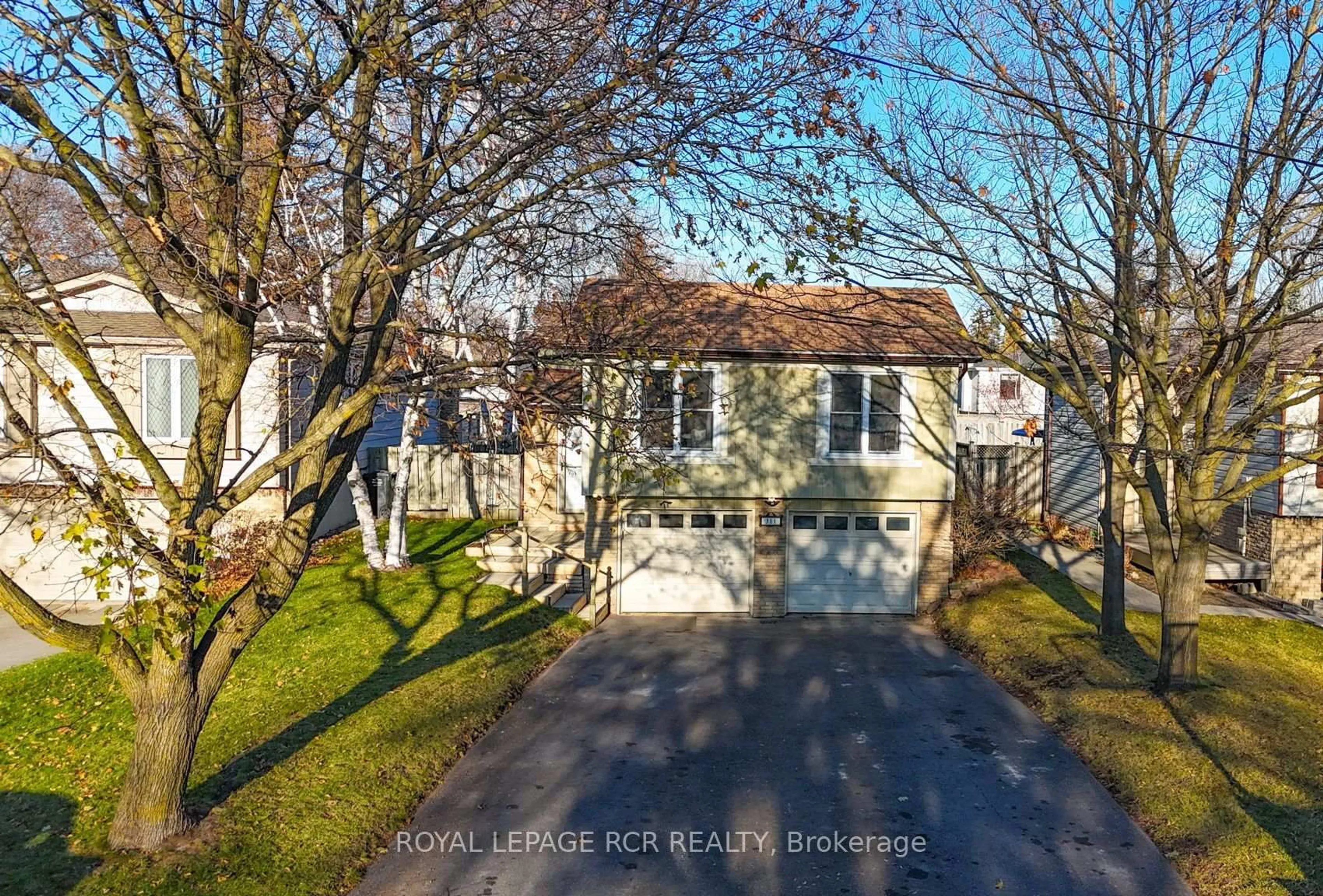 A pic from outside/outdoor area/front of a property/back of a property/a pic from drone, street for 311 Whitehead Cres, Caledon Ontario L7E 3Y6