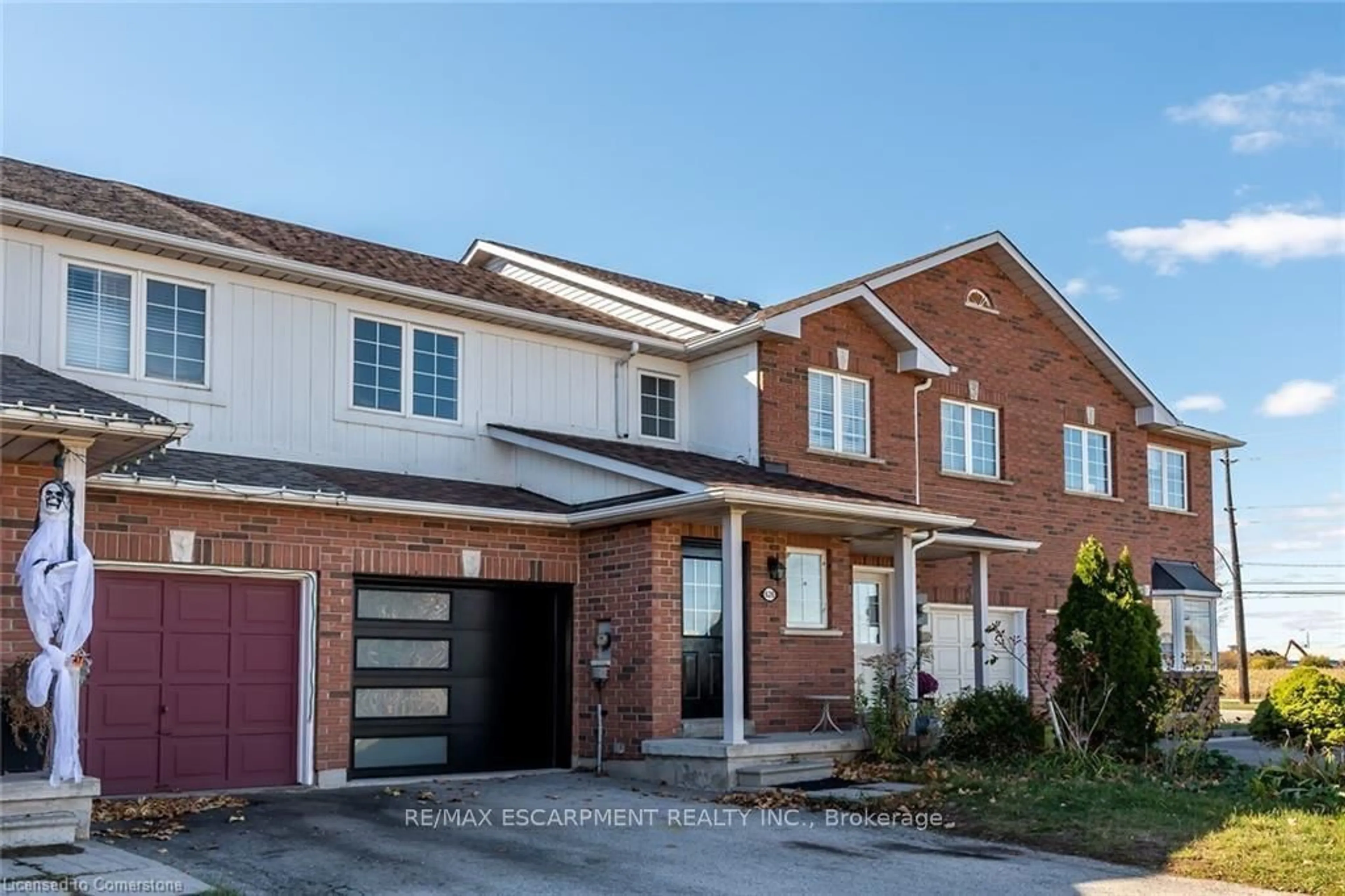 Home with brick exterior material, street for 626 Taylor Cres, Burlington Ontario L7L 7A5