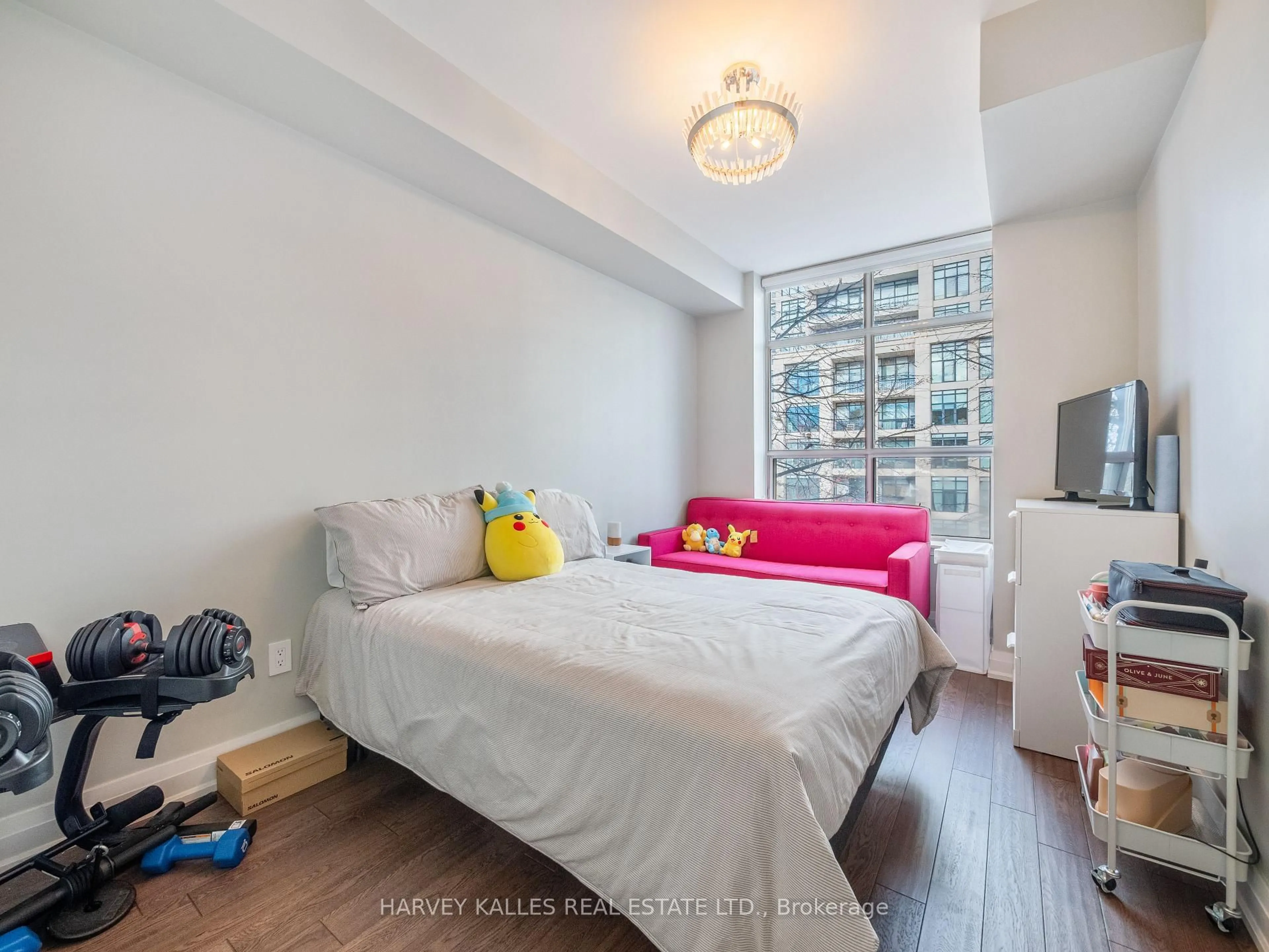 Bedroom with bed, unknown for 2511 Bloor St #305, Toronto Ontario M6S 5A6