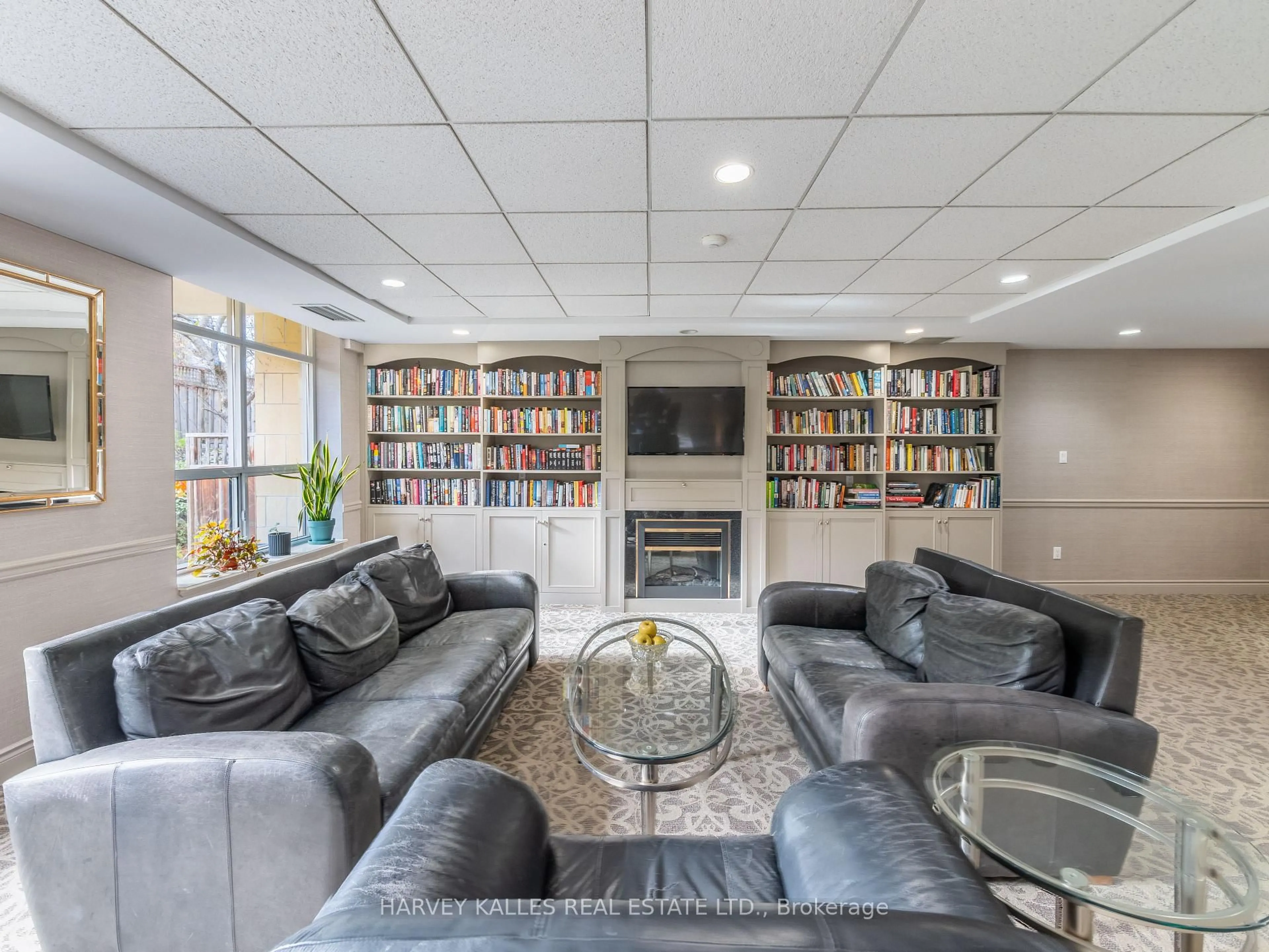 Living room with furniture, unknown for 2511 Bloor St #305, Toronto Ontario M6S 5A6