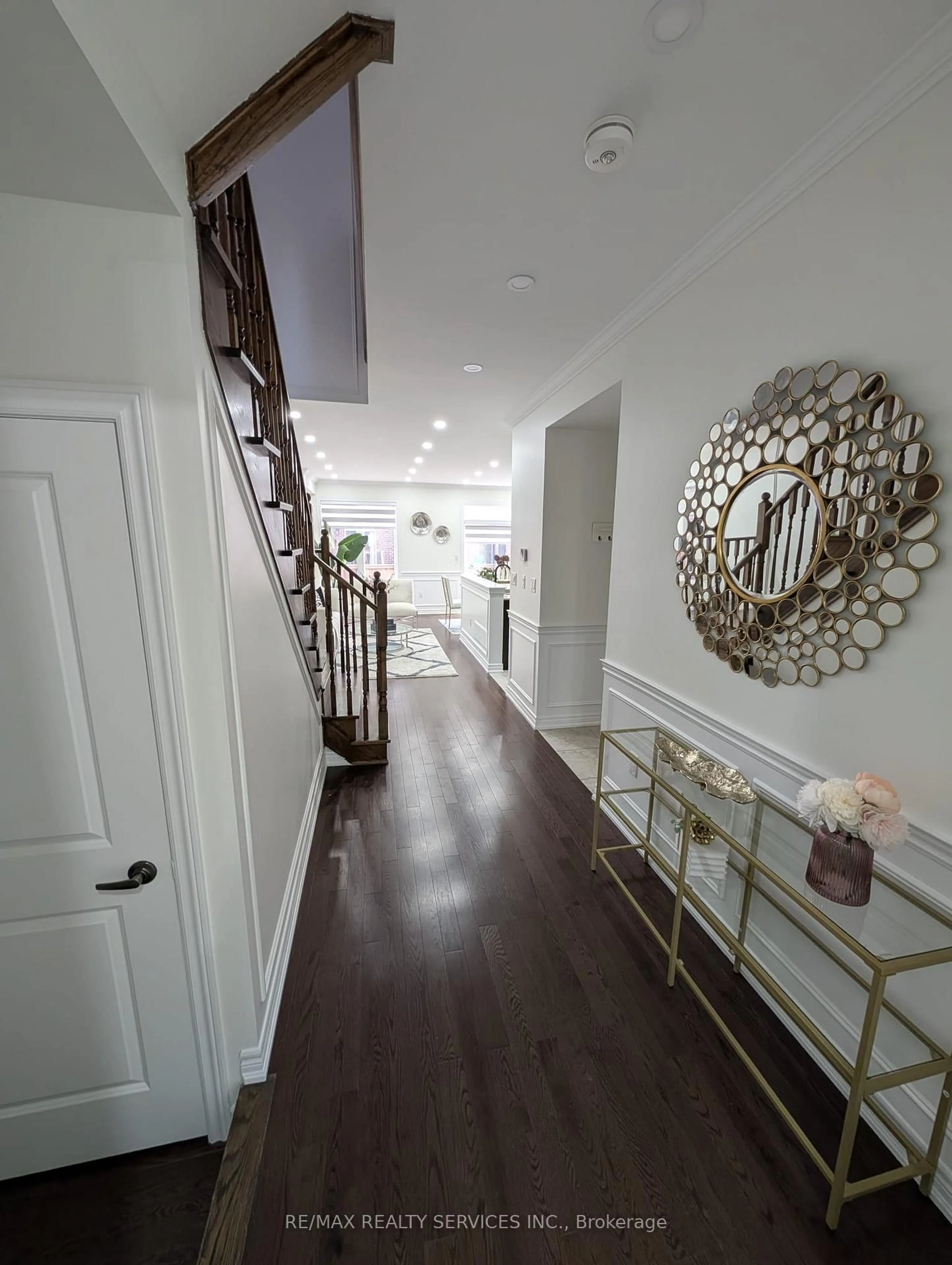 Indoor entryway for 60 True Blue Cres, Caledon Ontario L7E 4K7