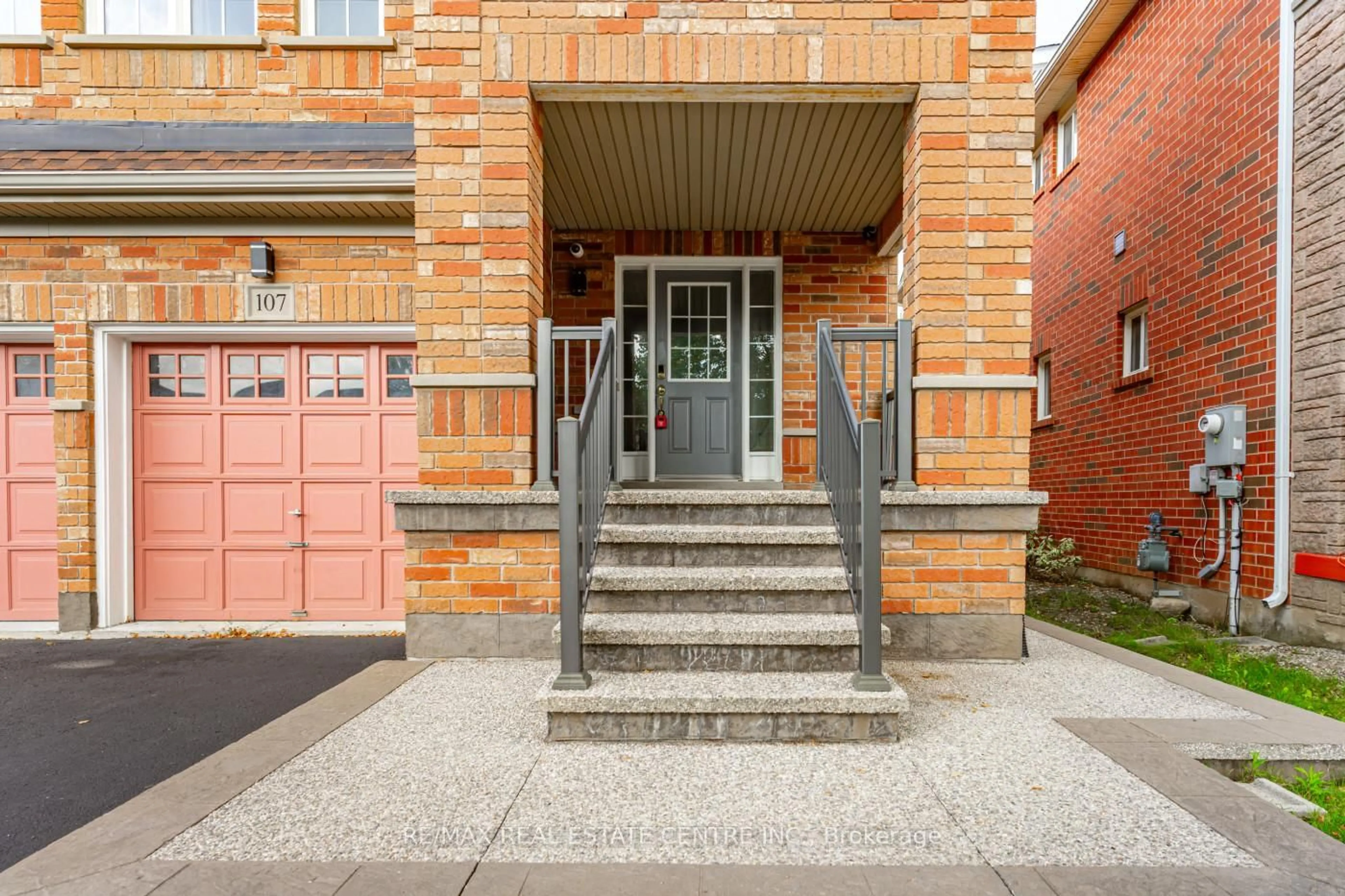 Unknown for 107 Crown Victoria Dr, Brampton Ontario L7A 3X9