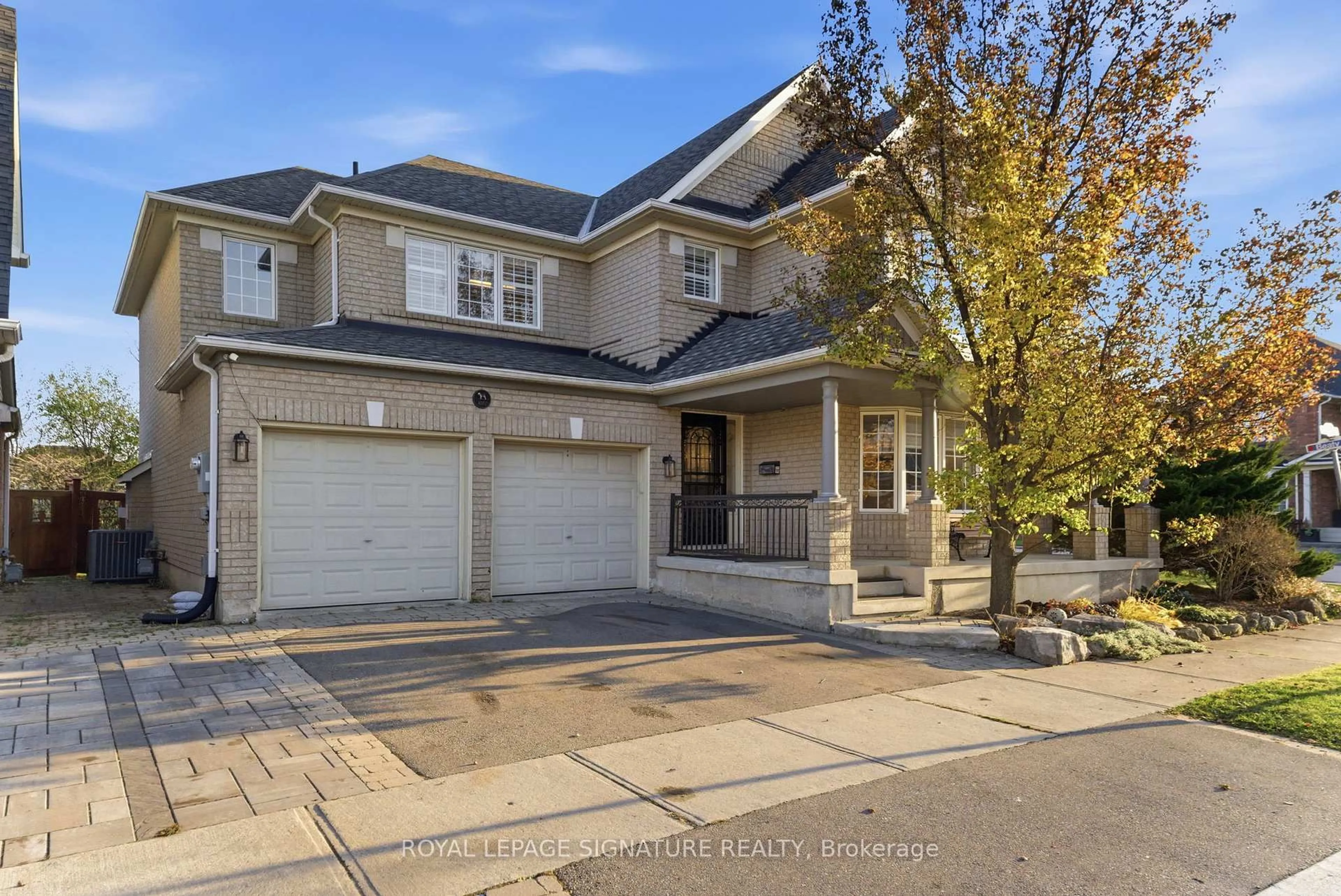 A pic from outside/outdoor area/front of a property/back of a property/a pic from drone, street for 1667 Dempsey Cres, Milton Ontario L9T 5M5