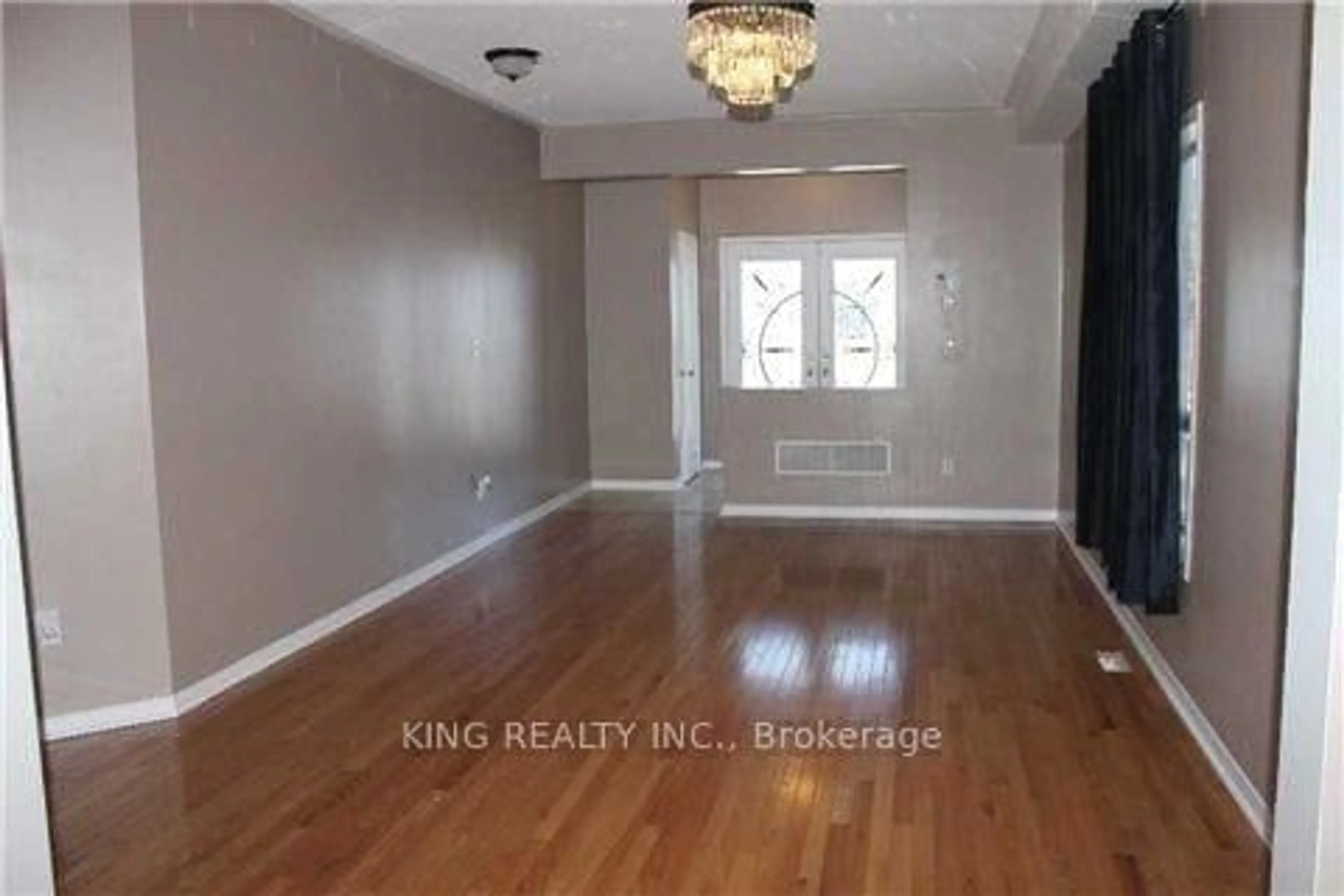 A pic of a room for 12 Travis Cres, Brampton Ontario L7A 3J3
