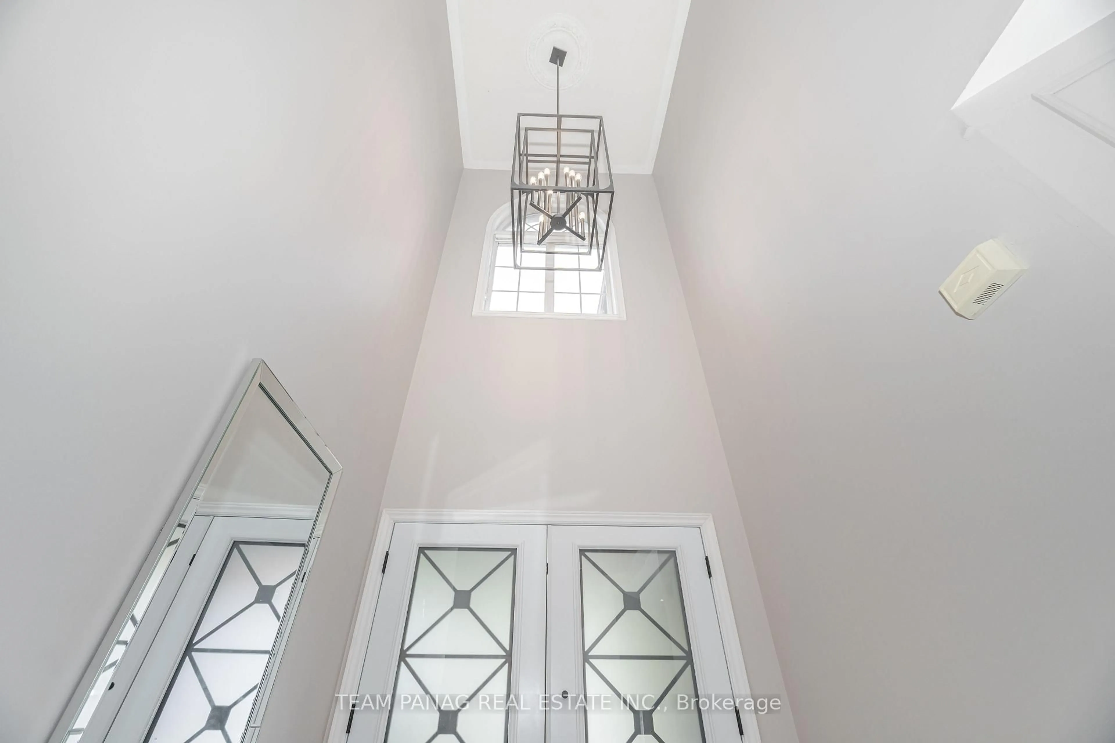 Indoor foyer for 54 Whitewash Way, Brampton Ontario L6X 4V4