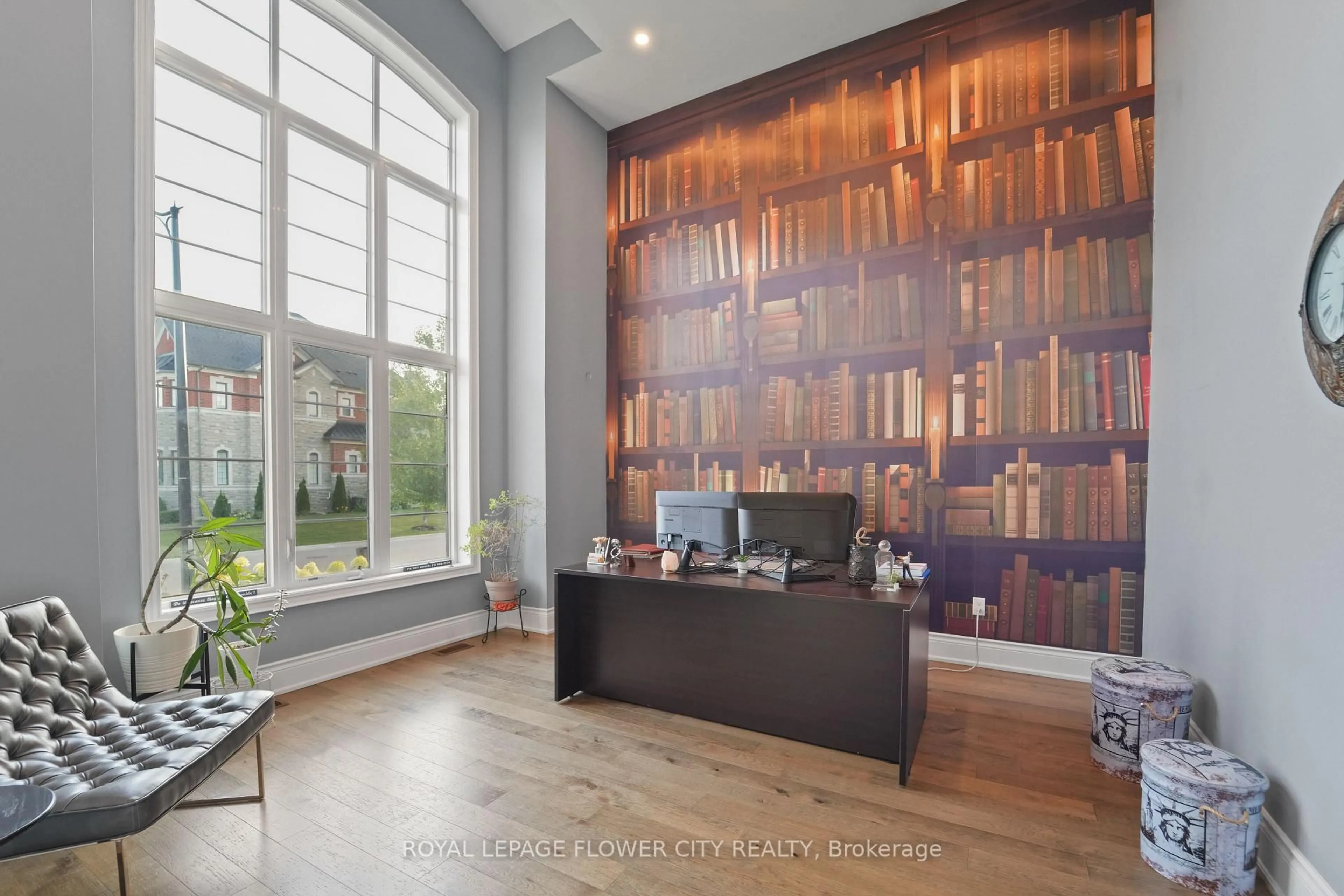 Indoor entryway for 40 Quintette Clse, Brampton Ontario L6P 4E1