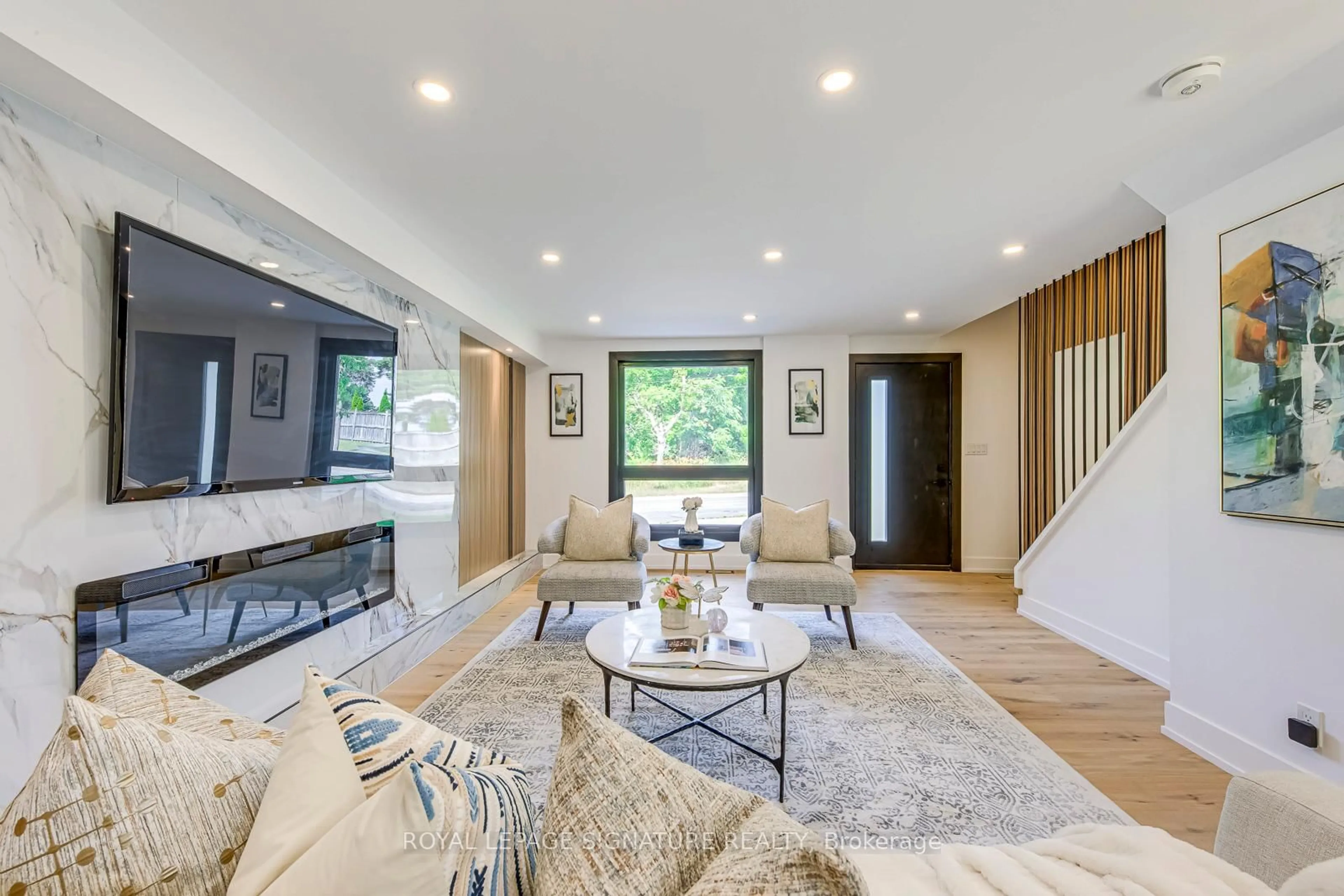 Living room with furniture, unknown for 11024 Trafalgar Rd, Halton Hills Ontario L7G 4S5