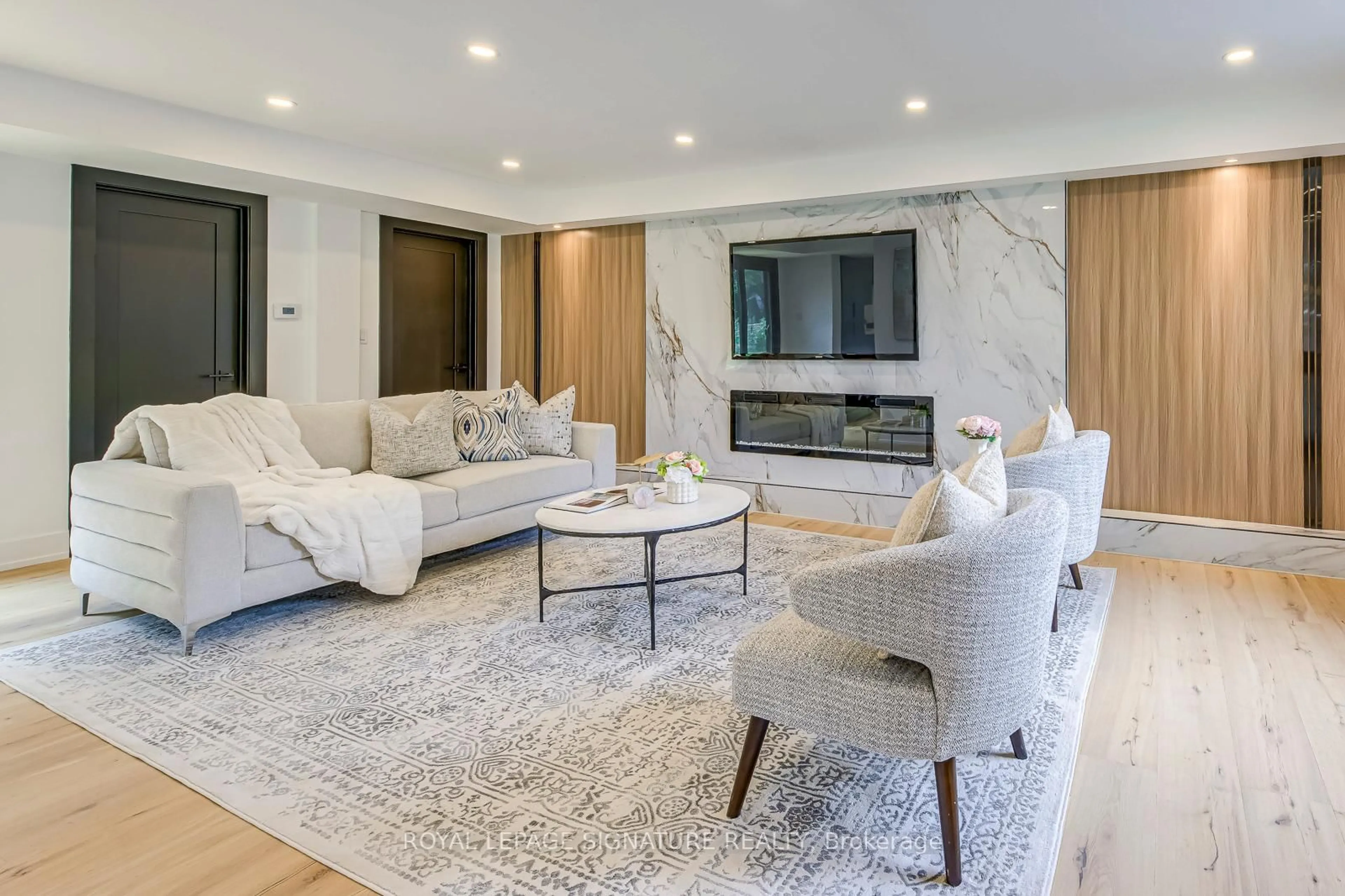 Living room with furniture, unknown for 11024 Trafalgar Rd, Halton Hills Ontario L7G 4S5