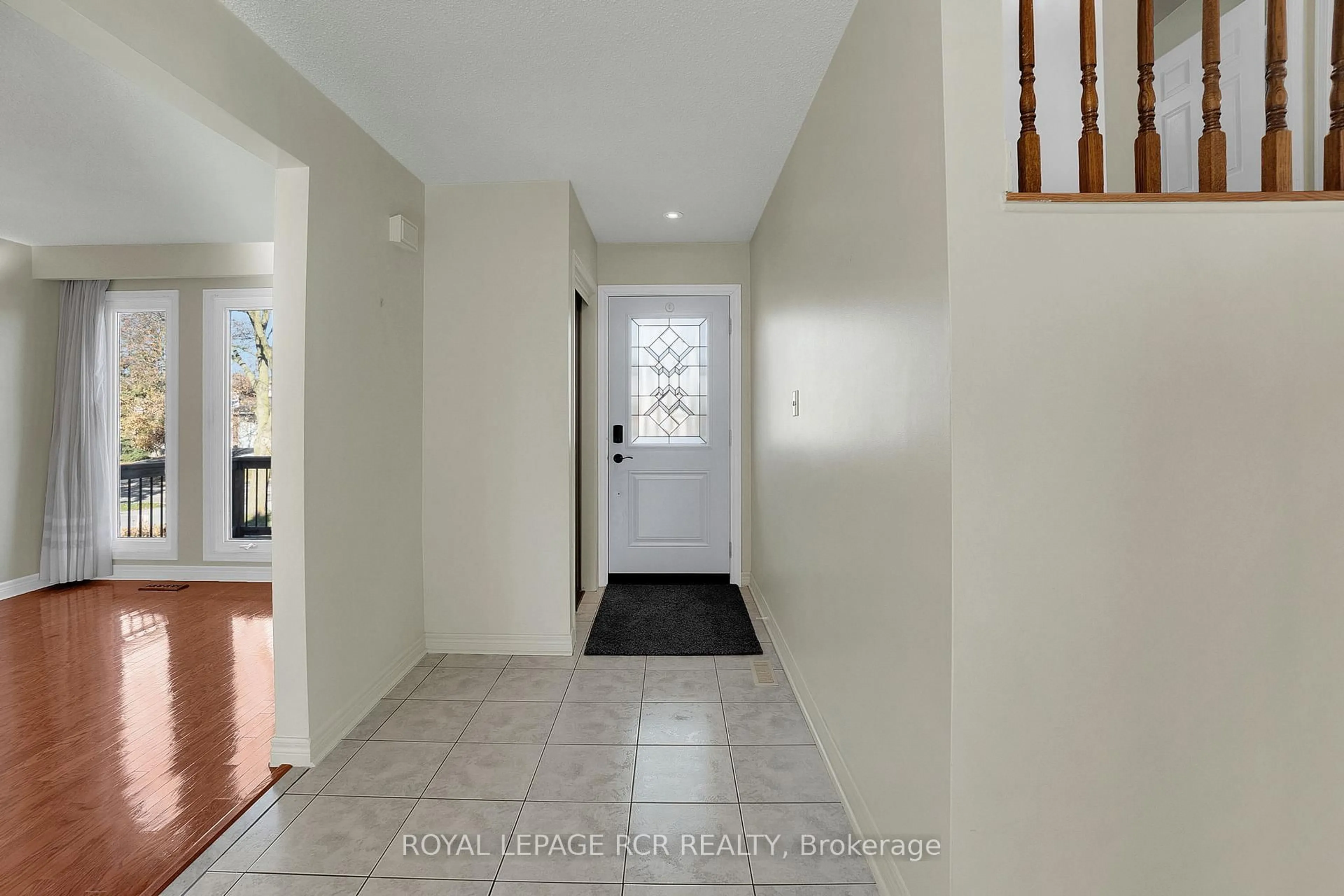 Indoor entryway for 204 Ridge Rd, Caledon Ontario L7E 4W2