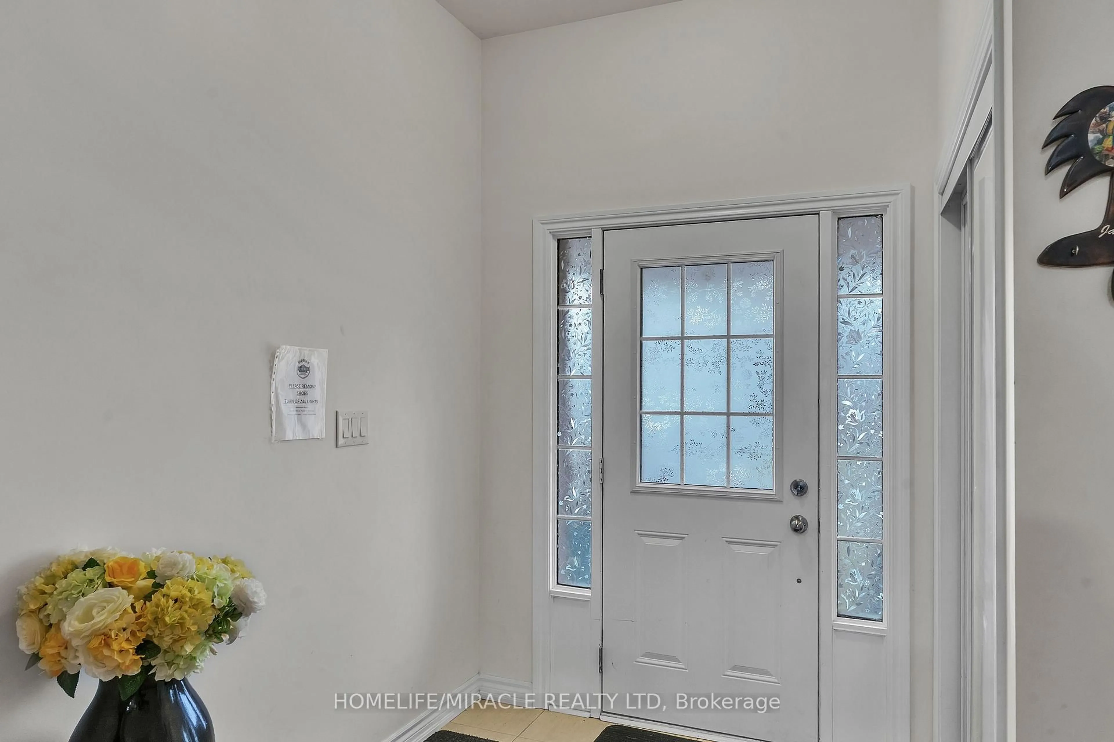 Indoor entryway for 13 Yately St, Brampton Ontario L7A 0G4