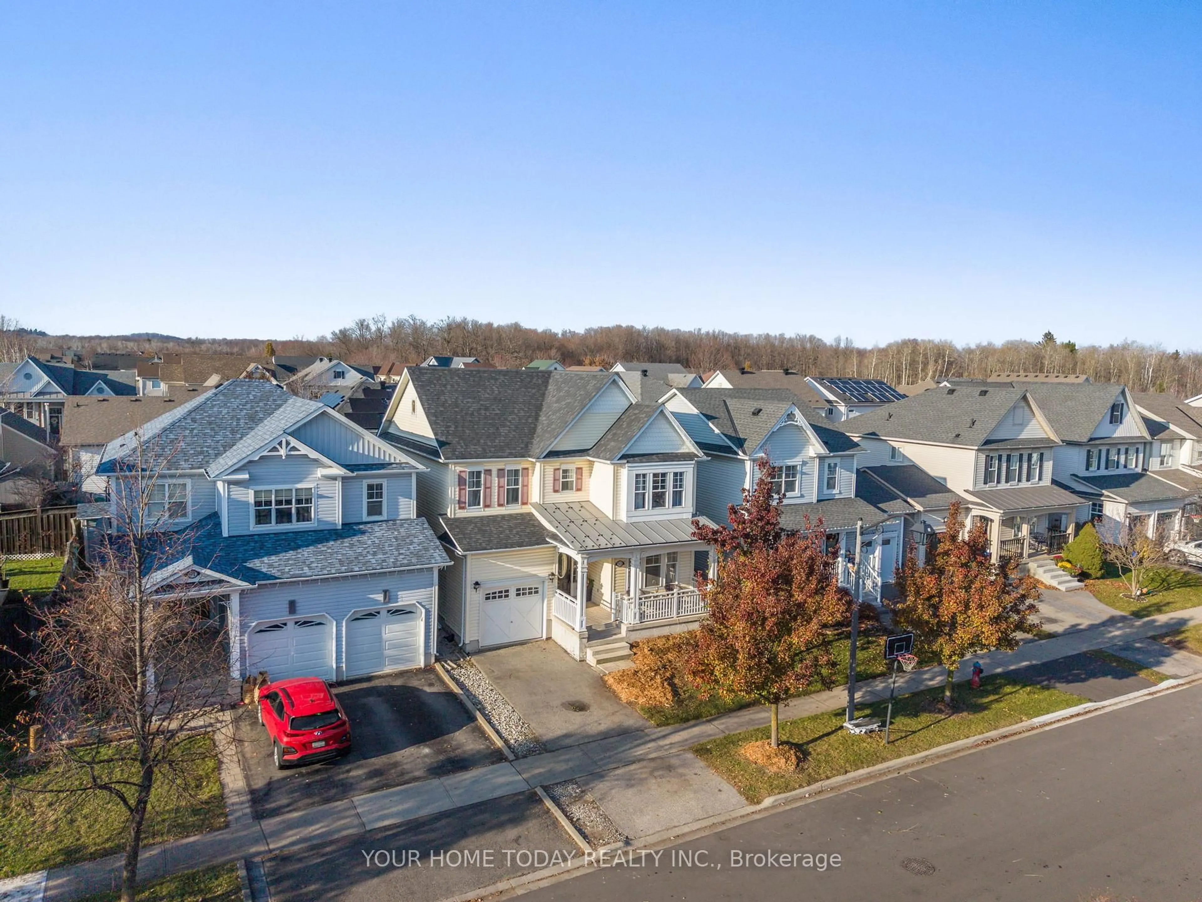A pic from outside/outdoor area/front of a property/back of a property/a pic from drone, street for 93 Somerville Rd, Halton Hills Ontario L7J 2Z7
