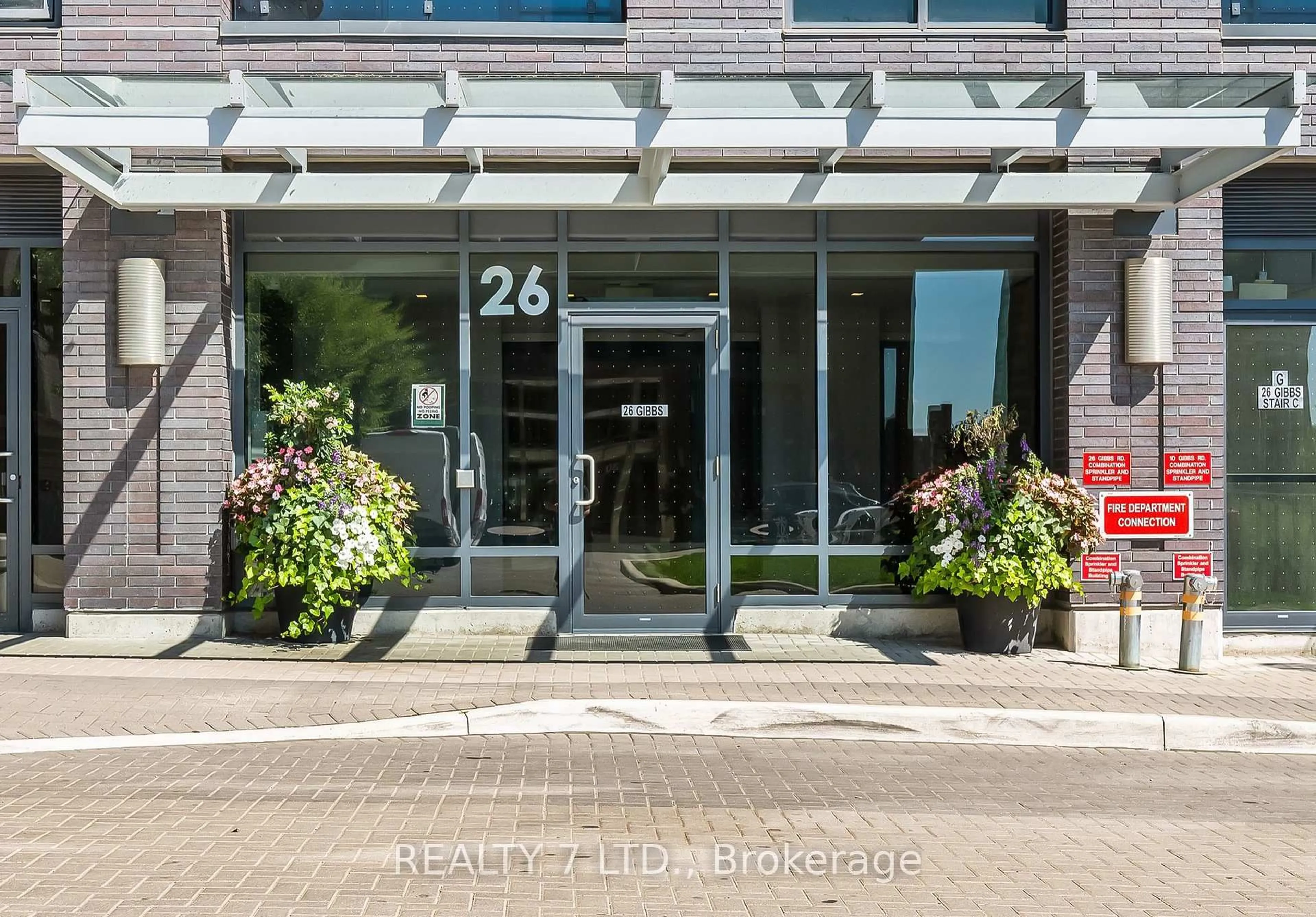 Indoor foyer for 26 Gibbs Rd #1033, Toronto Ontario M9B 0E3