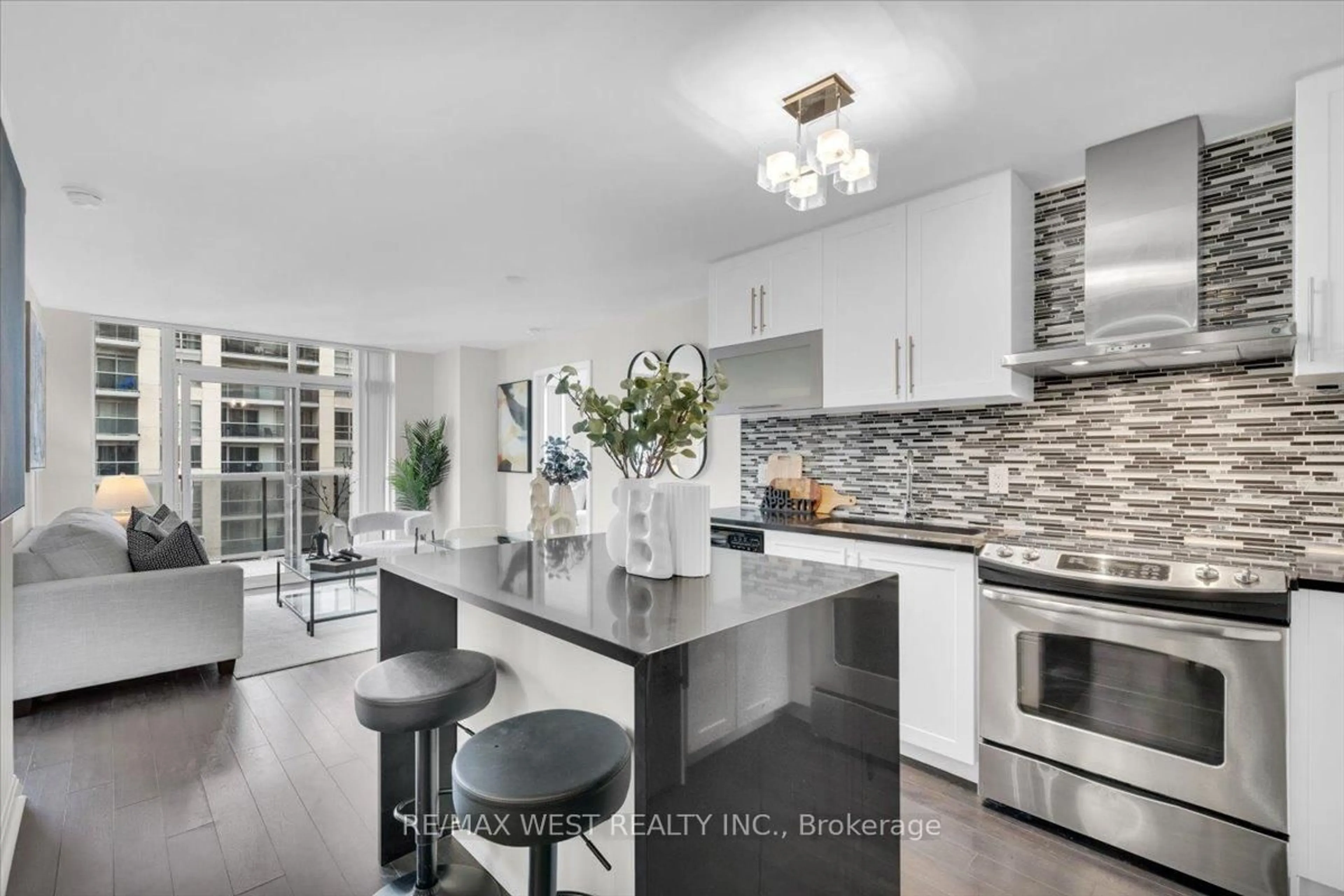 Contemporary kitchen, ceramic/tile floor for 1 Michael Power Pl #1011, Toronto Ontario M9A 0A1